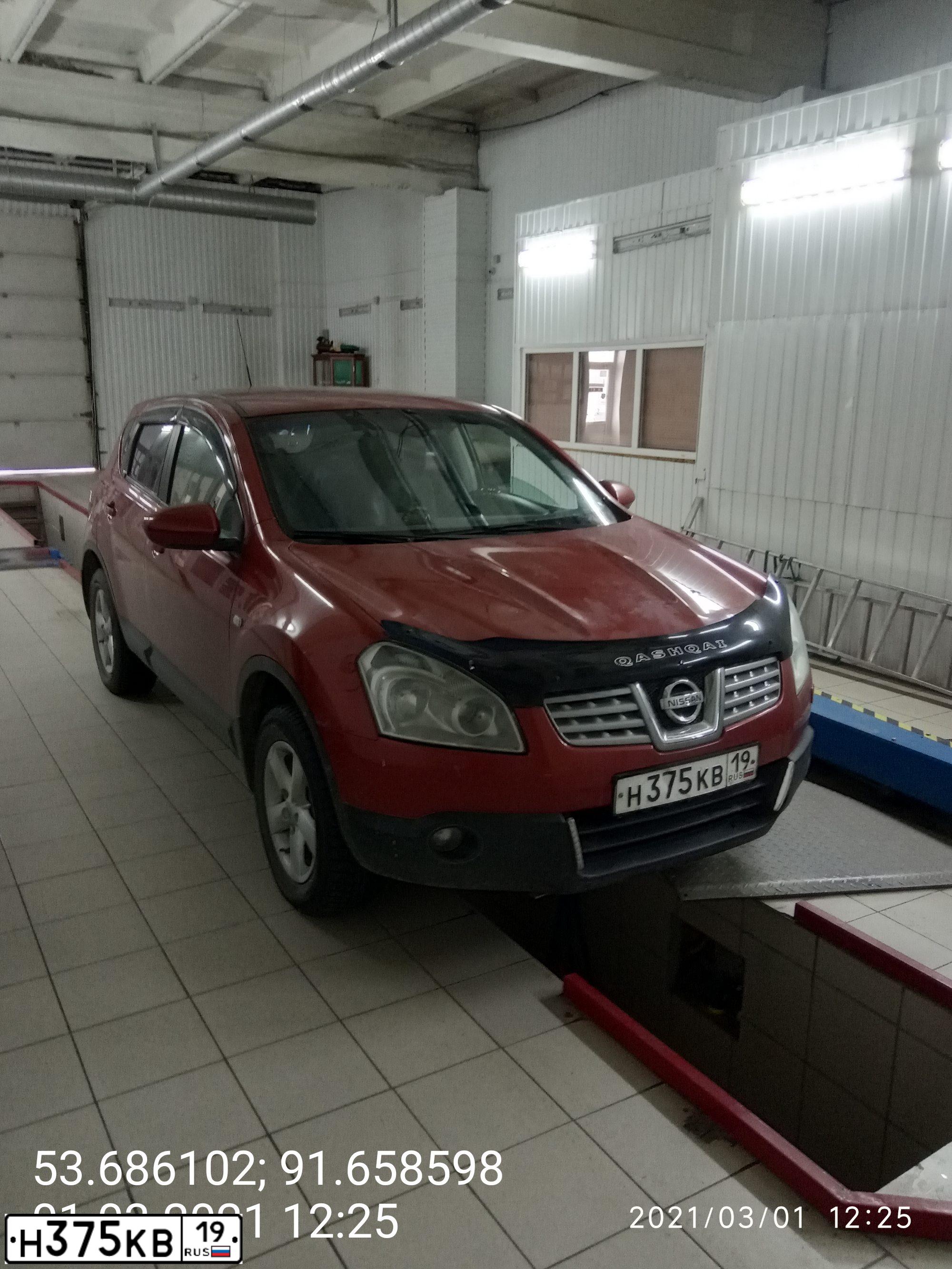 Фото автомобиля NISSAN QASHQAI, 2009 — госномер В727ВО17. Цвет: ТЕМНО-КРАСНЫЙ