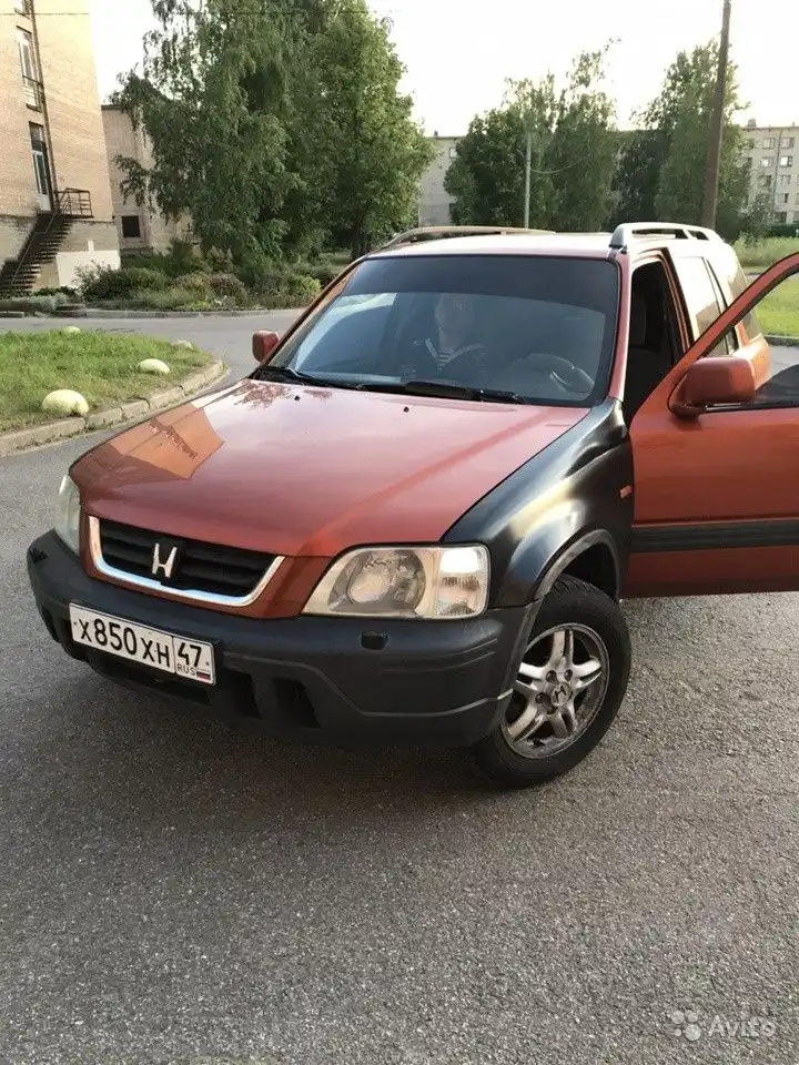 Фото автомобиля HONDA CR-V, 1997 — госномер Е256МТ15. Цвет: КИРПИЧНЫЙ