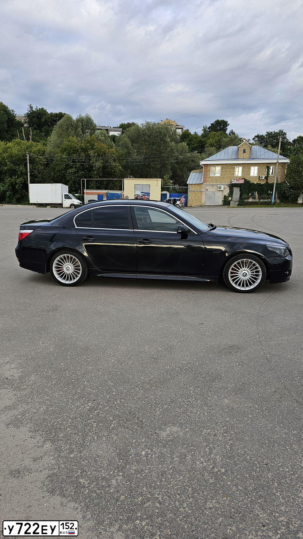 Фото автомобиля БМВ 525IА, 2005 — госномер М920УВ21. Цвет: ЧЕРНЫЙ