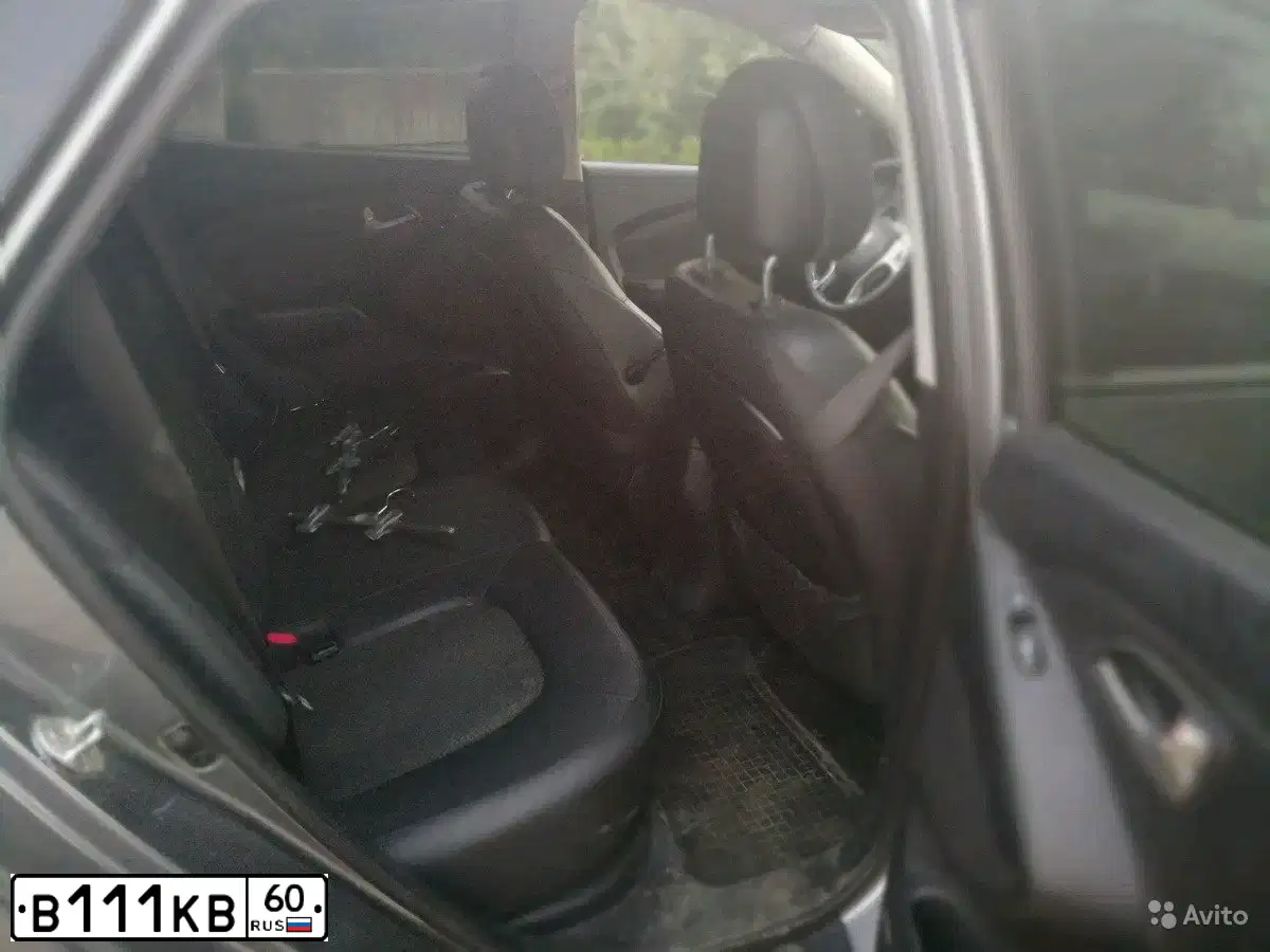 Фото автомобиля HYUNDAI IX35, 2012 — госномер В111КВ60. Цвет: СЕРЫЙ