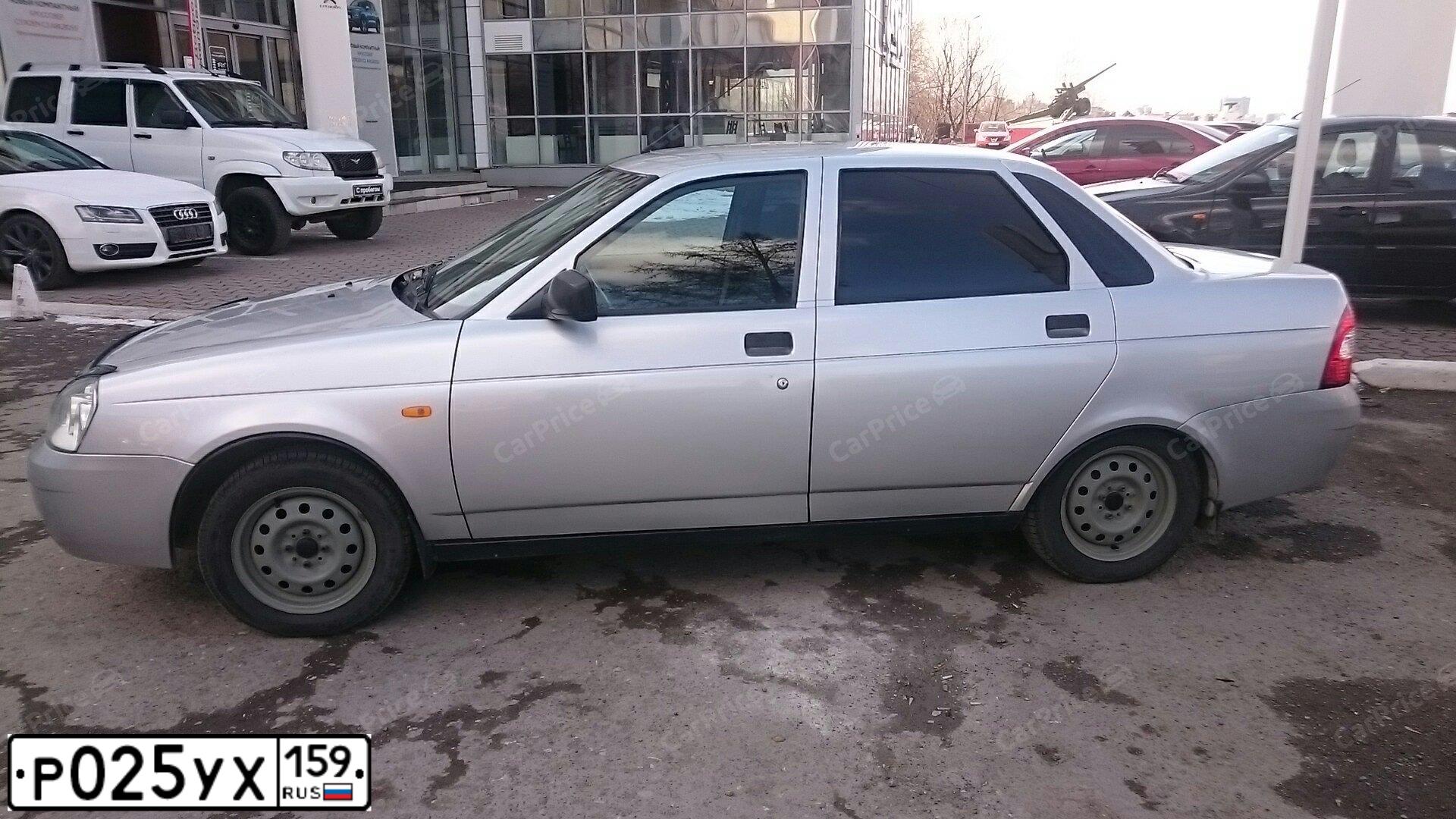Фото автомобиля LADA 2170 PRIORA, 2012 — госномер Р025УХ159. Цвет: Светло-Серебристый металлик