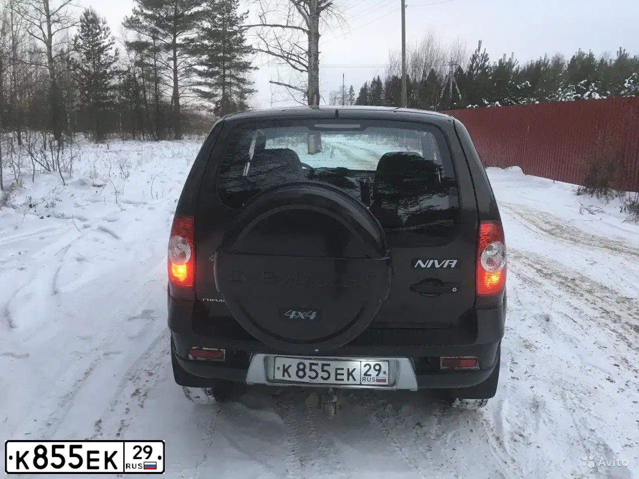 Фото автомобиля CHEVROLET NIVA, 2011 — госномер К845РК43. Цвет: ЗЕЛЕНО-КОРИЧНЕВЫЙ МЕТАЛЛИК