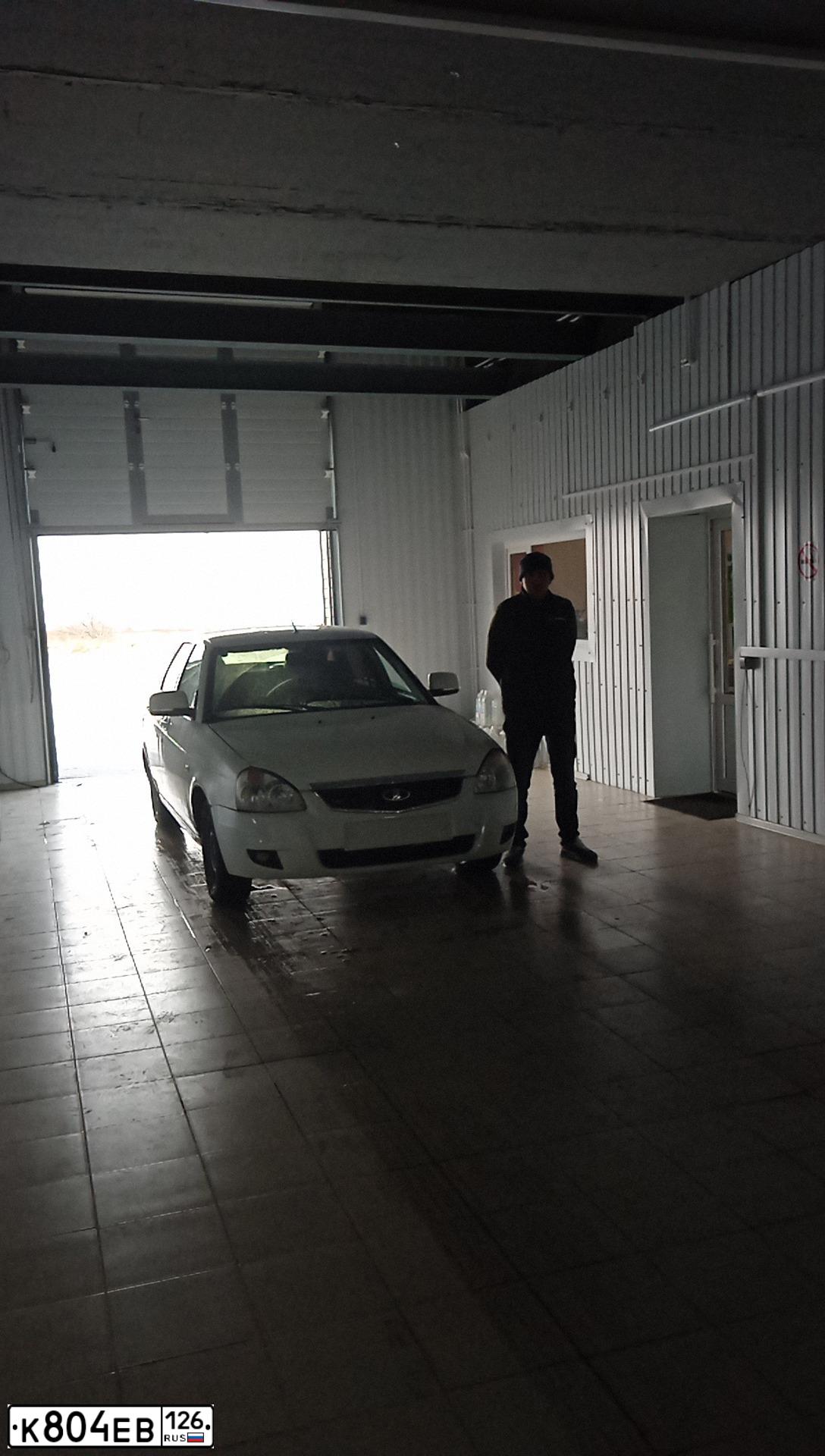 Фото автомобиля LADA 2172 PRIORA, 2010 — госномер А808ЕС01. Цвет: Белый
