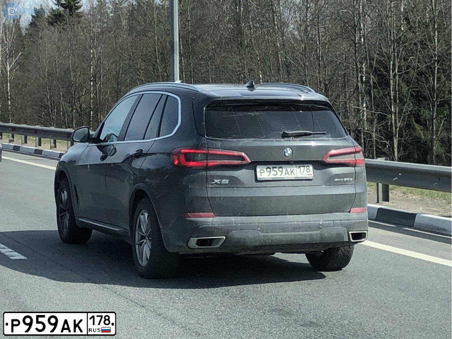 Фото автомобиля BMW X5, 2019 — госномер М526АК198. Цвет: ЧЕРНЫЙ