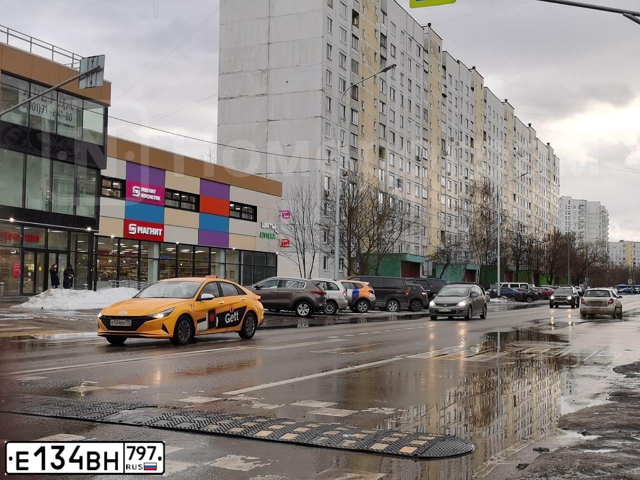 Фото автомобиля LADA 2121 NIVA, 1999 — госномер Е134ВН797. Цвет: ЗЕЛЕНЫЙ СИНИЙ