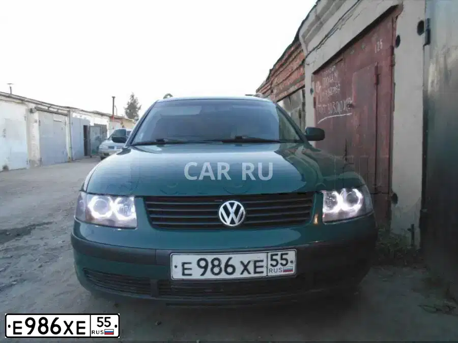 Фото автомобиля VOLKSWAGEN PASSAT, 1998 — госномер У010ХХ72. Цвет: ЗЕЛЕНЫЙ
