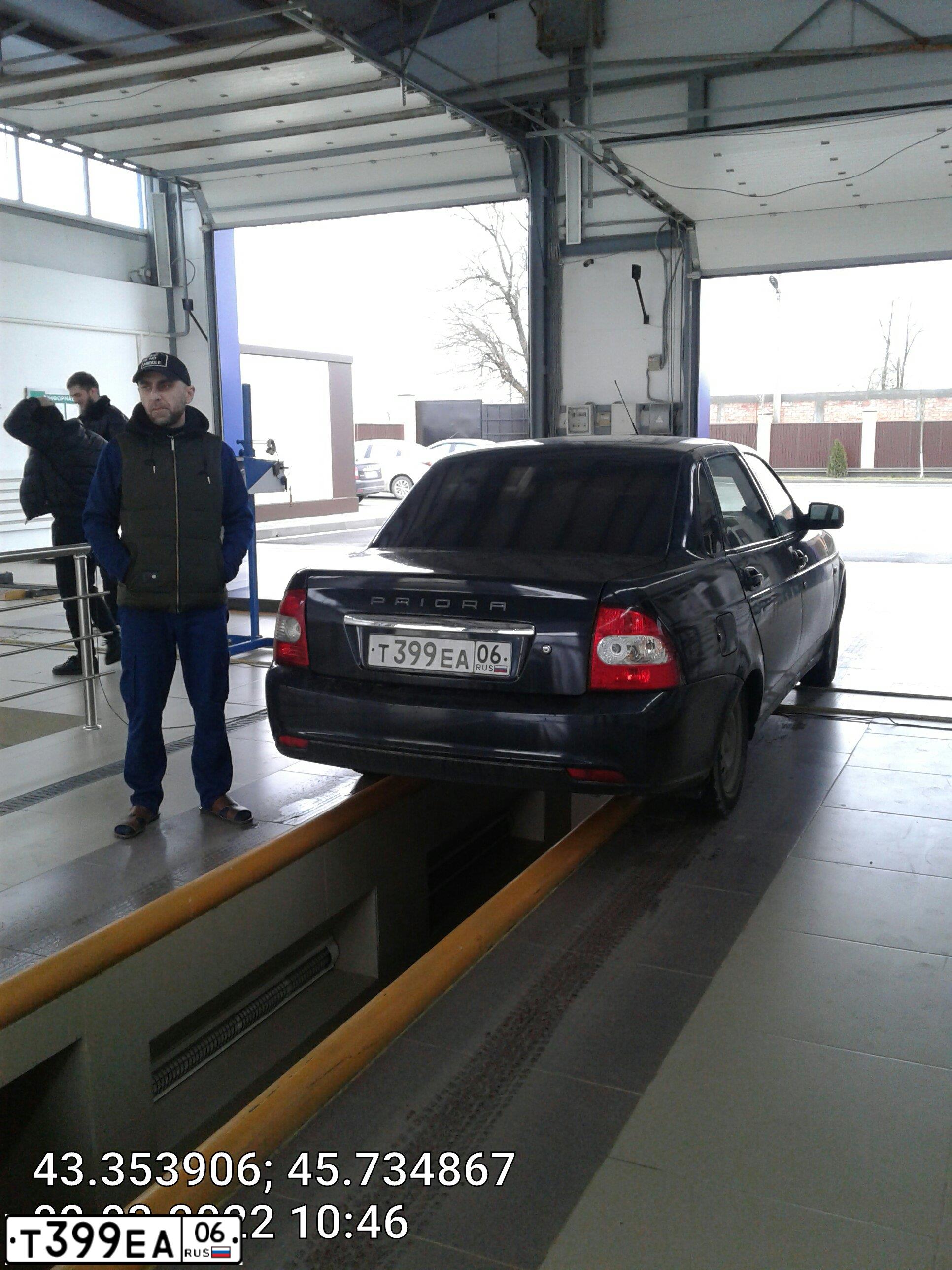 Фото автомобиля LADA PRIORA, 2008 — госномер Е582ХК95. Цвет: ГРАФИТОВЫЙ МЕТАЛЛИК