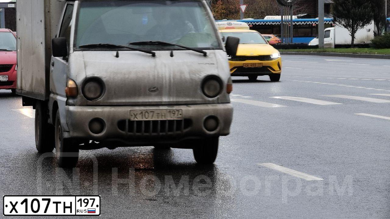 Фото автомобиля TAGAZ PORTER, 2012 — госномер Х107ТН197. Цвет: Серебристый