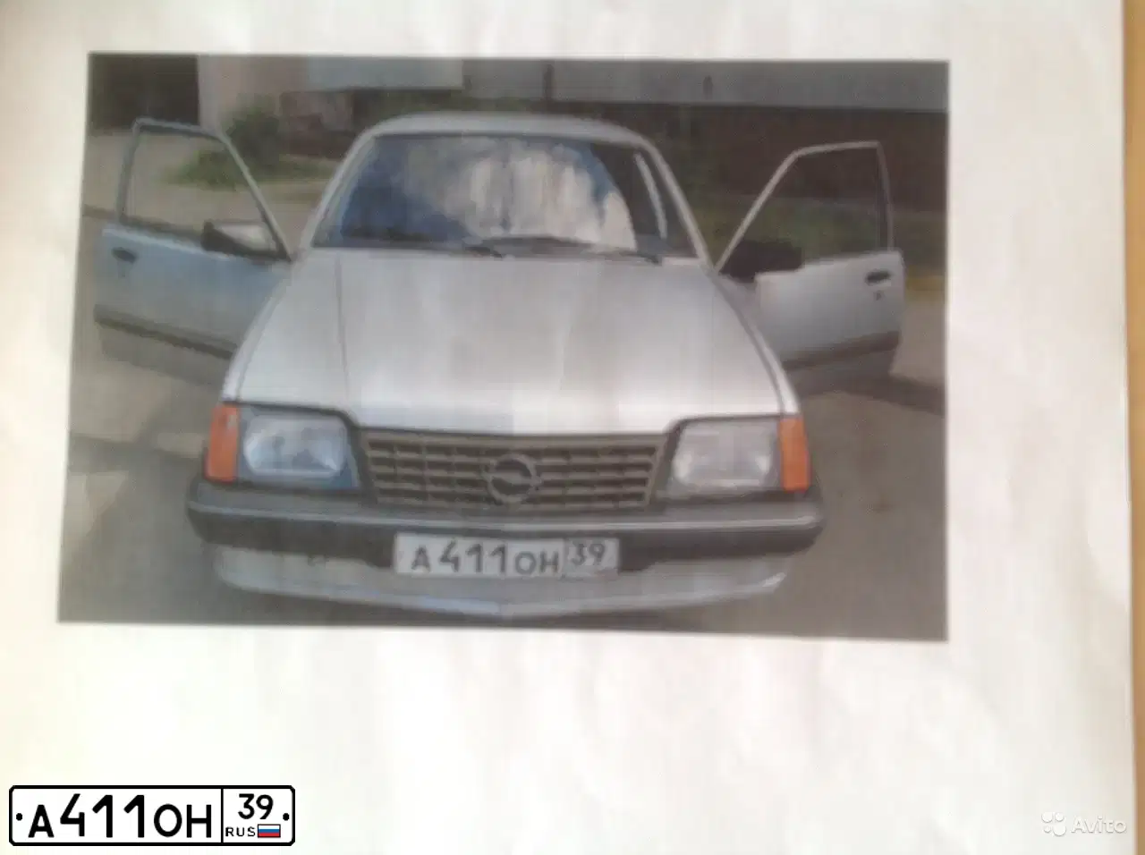 Фото автомобиля OPEL ASCONA, 1985 — госномер А411ОН39. Цвет: серебристый
