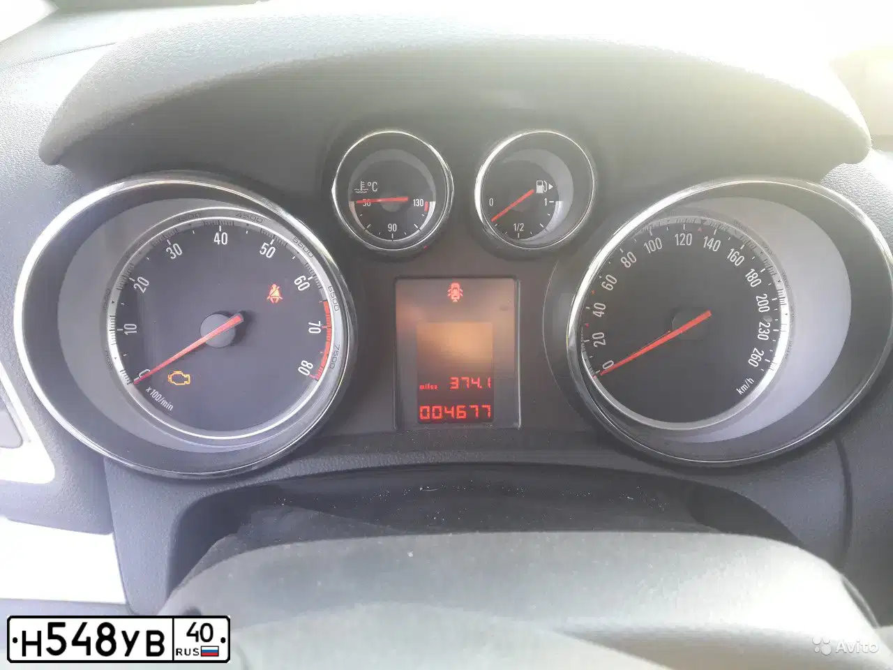 Фото автомобиля OPEL MOKKA, 2014 — госномер Р741ЕТ799. Цвет: Белый