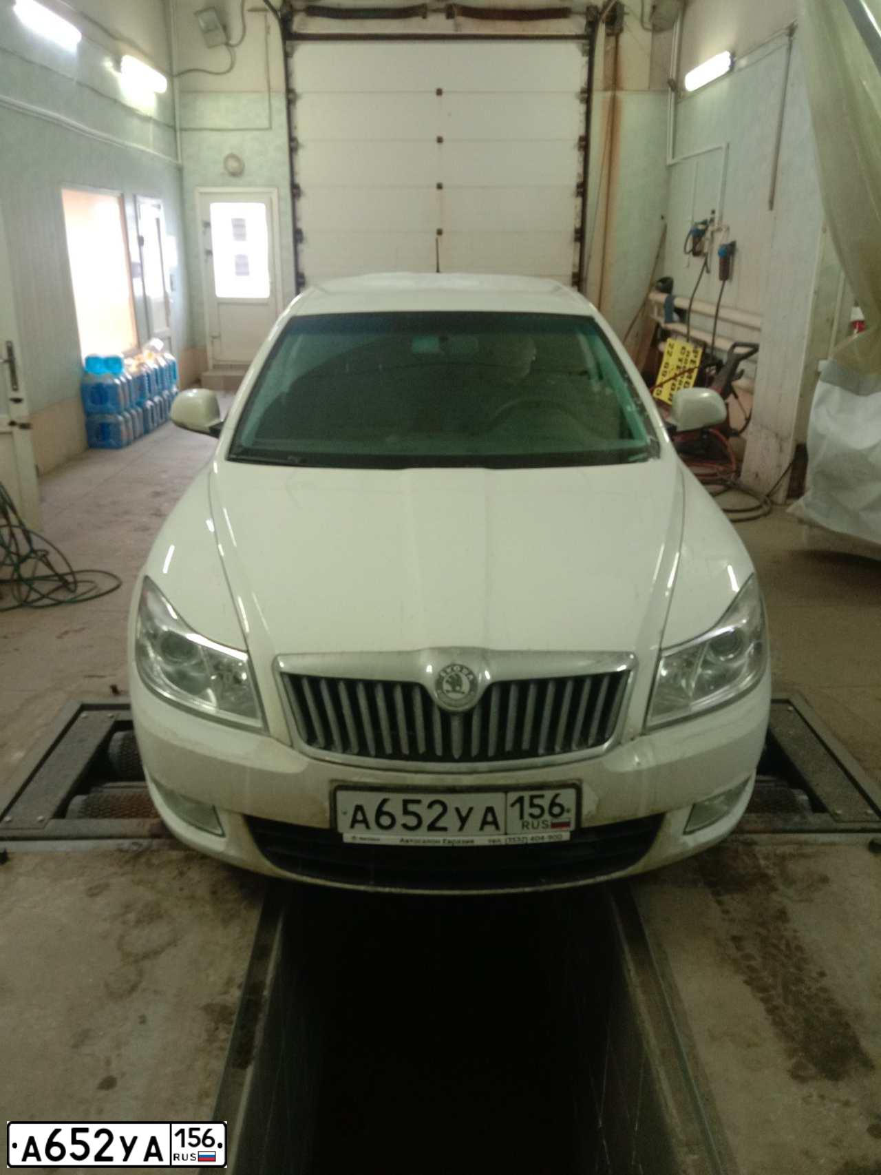 Фото автомобиля SKODA OCTAVIA, 2012 — госномер В184МХ156. Цвет: Белый