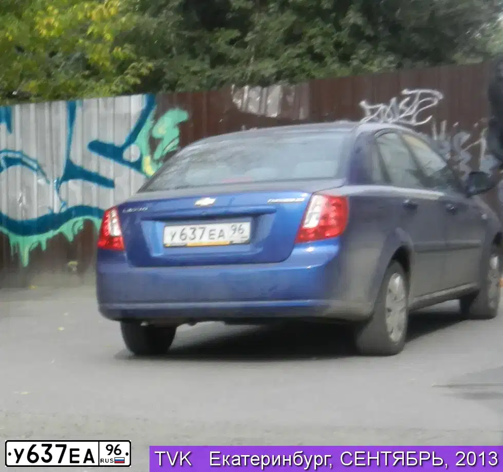 Фото автомобиля CHEVROLET LACETTI, 2012 — госномер В735ХТ196. Цвет: СИНИЙ