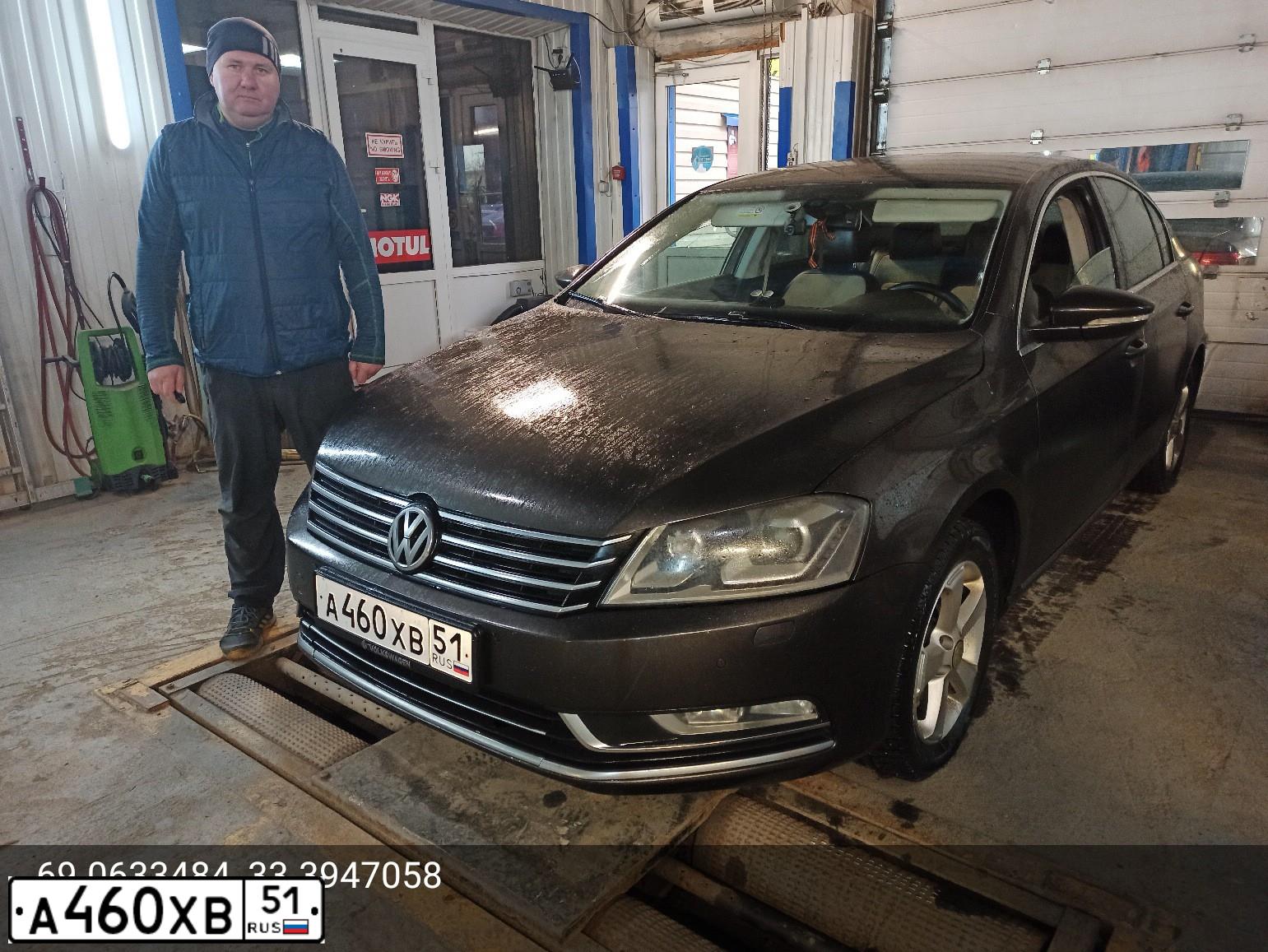 Фото автомобиля VOLKSWAGEN PASSAT, 2012 — госномер А460ХВ51. Цвет: Коричневый