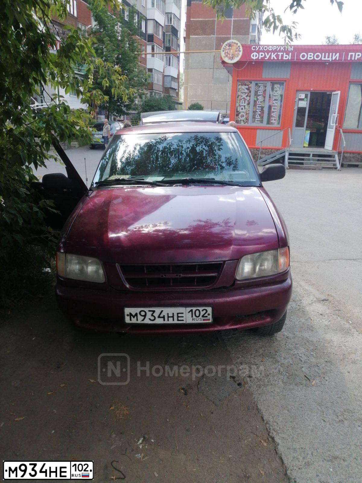 Фото автомобиля CHEVROLET BLAZER, 1997 — госномер М934НЕ102. Цвет: КРАСНЫЙ