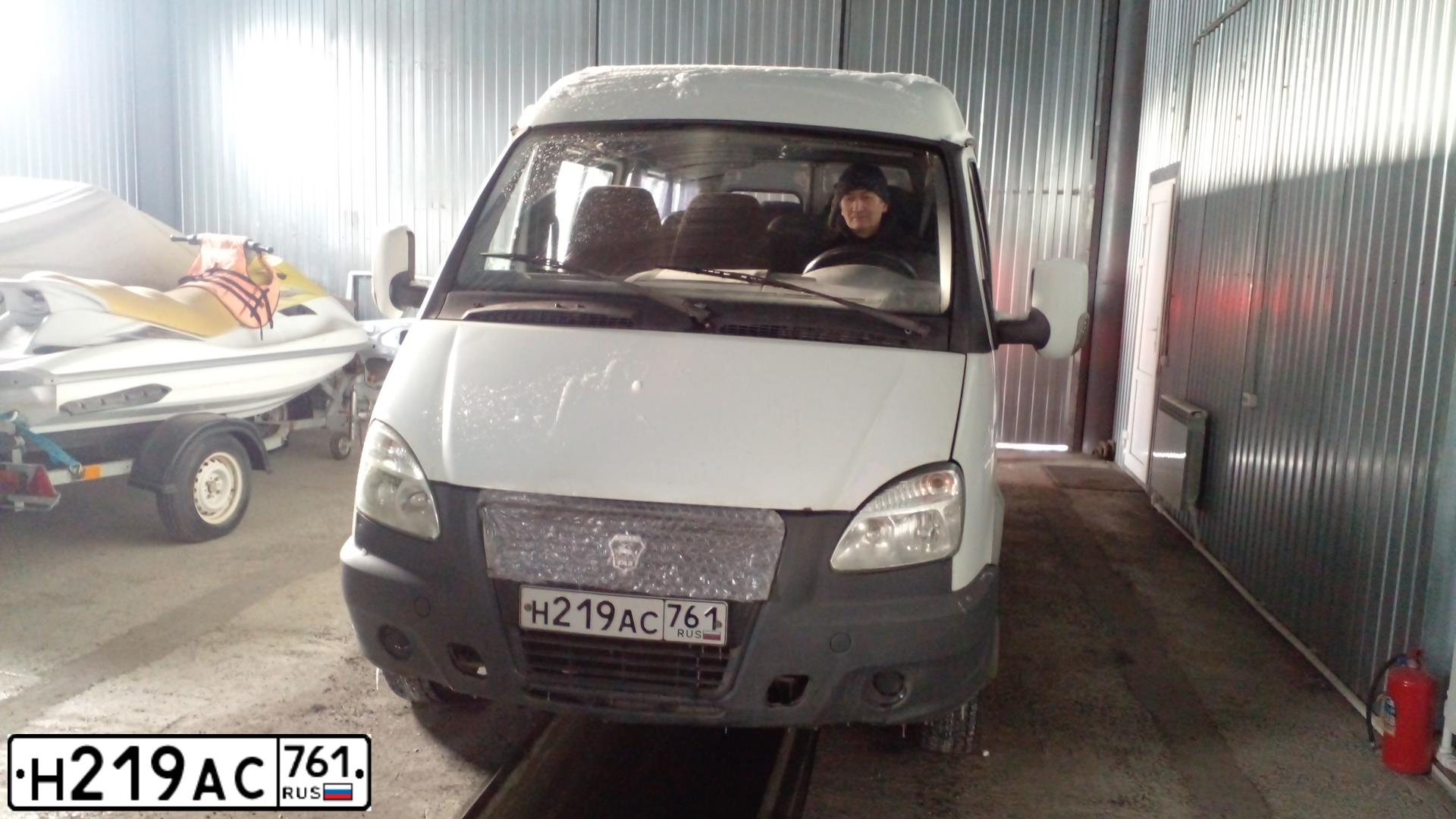Фото автомобиля GAZ 3221 GAZEL, 2009 — госномер Р771ОС161. Цвет: Белый