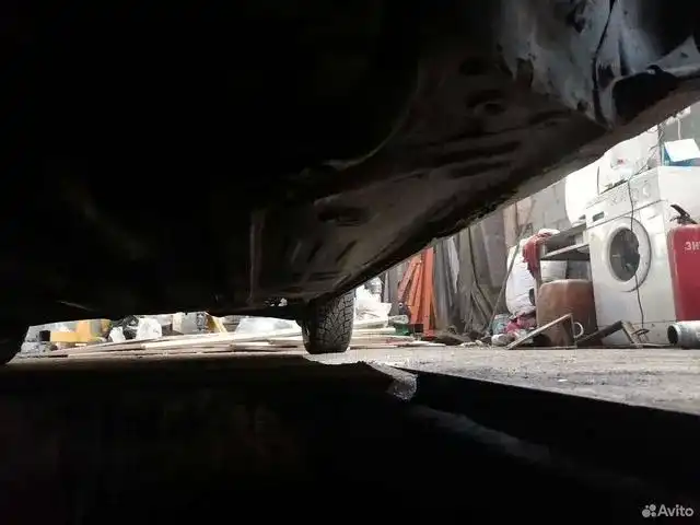 Фото автомобиля VOLVO S40, 1996 — госномер М804КУ199. Цвет: синий