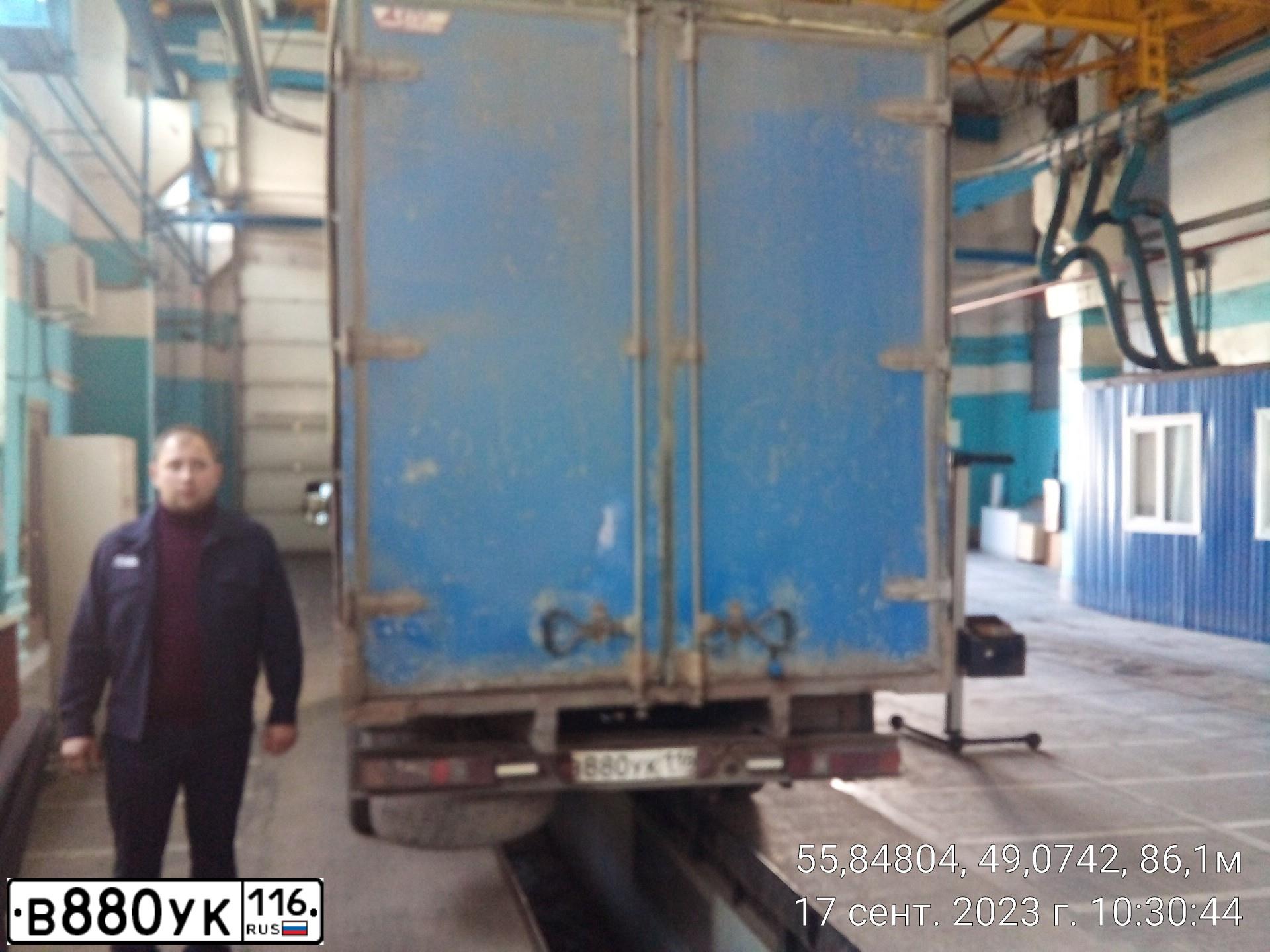 Фото автомобиля GAZ 3302 EL, 2010 — госномер В880УК116. Цвет: ТЕМНО-СИНИЙ