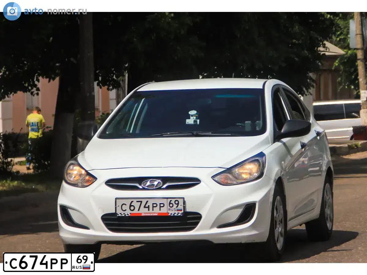 Фото автомобиля HYUNDAI SOLARIS, 2012 — госномер С674РР69. Цвет: БЕЛЫЙ
