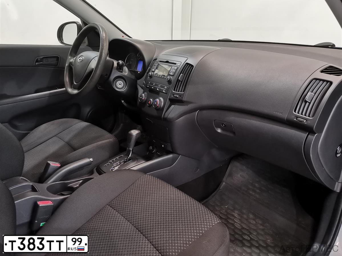 Фото автомобиля HYUNDAI I30, 2010 — госномер Е691СТ799. Цвет: СЕРЫЙ