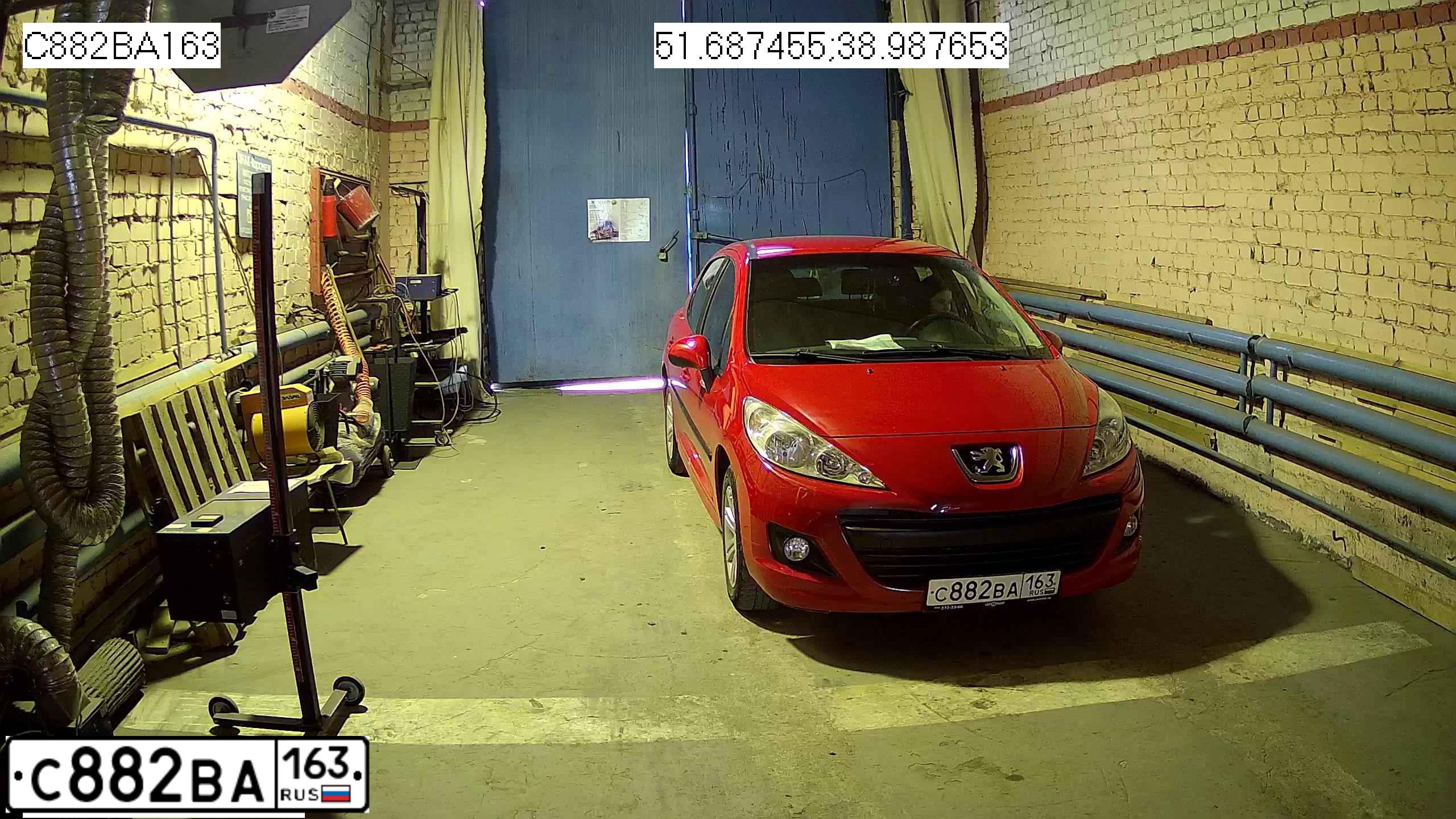 Фото автомобиля PEUGEOT 207, 2010 — госномер С882ВА163. Цвет: Красный