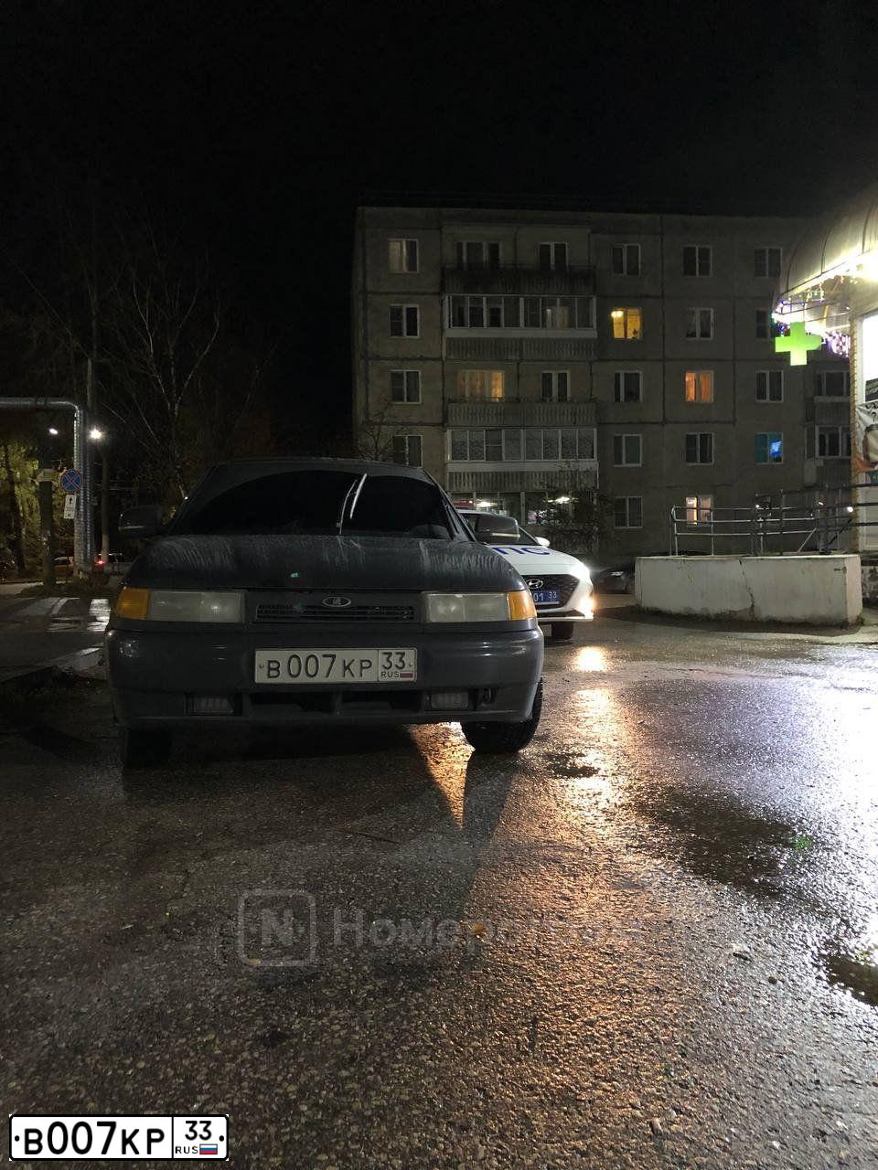 Фото автомобиля FORD FOCUS, 2005 — госномер В007КР33. Цвет: СВЕТЛО-СЕРЫЙ