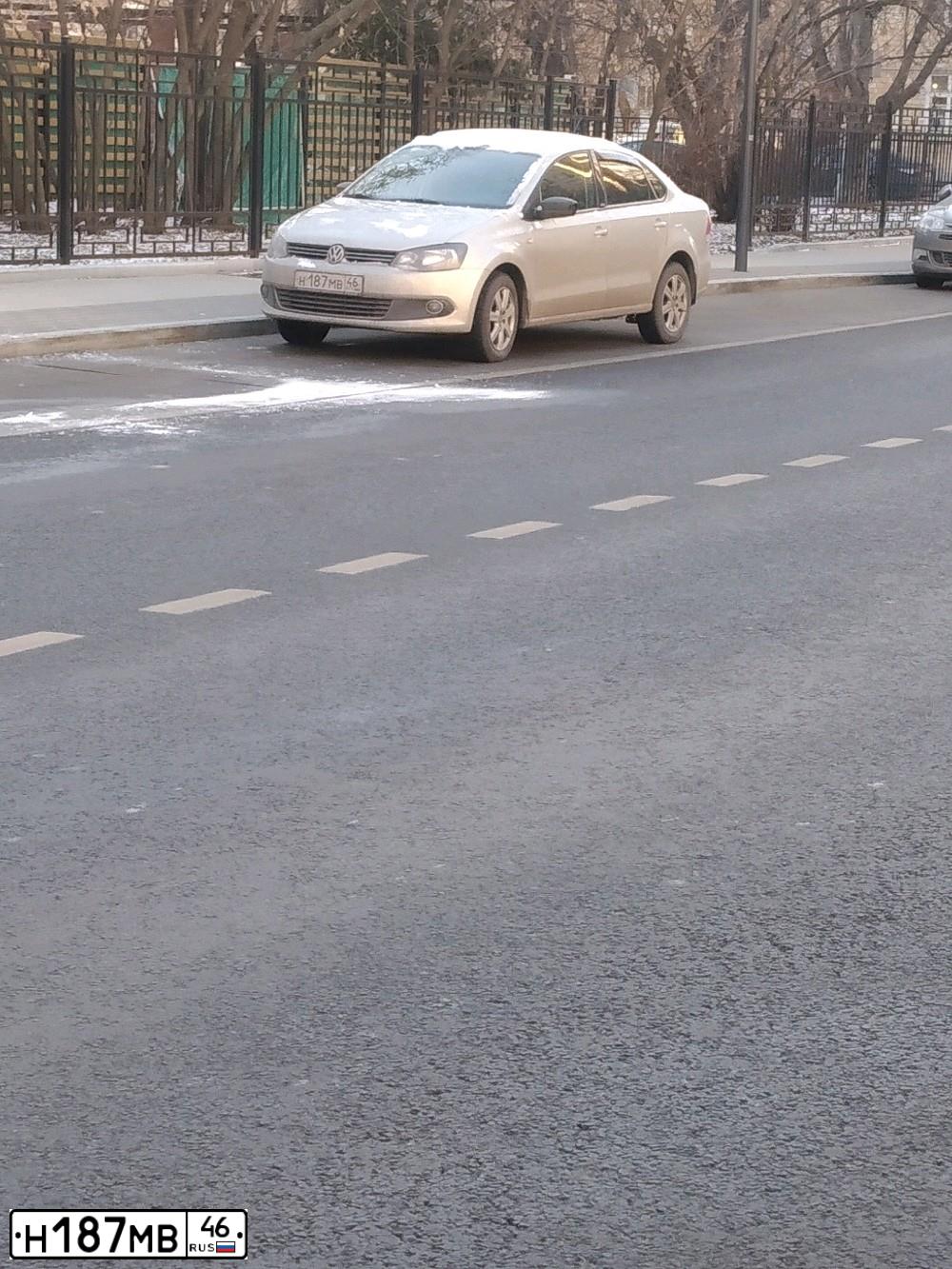 Фото автомобиля VOLKSWAGEN POLO, 2014 — госномер Н187МВ46. Цвет: Серебристо-Желтый