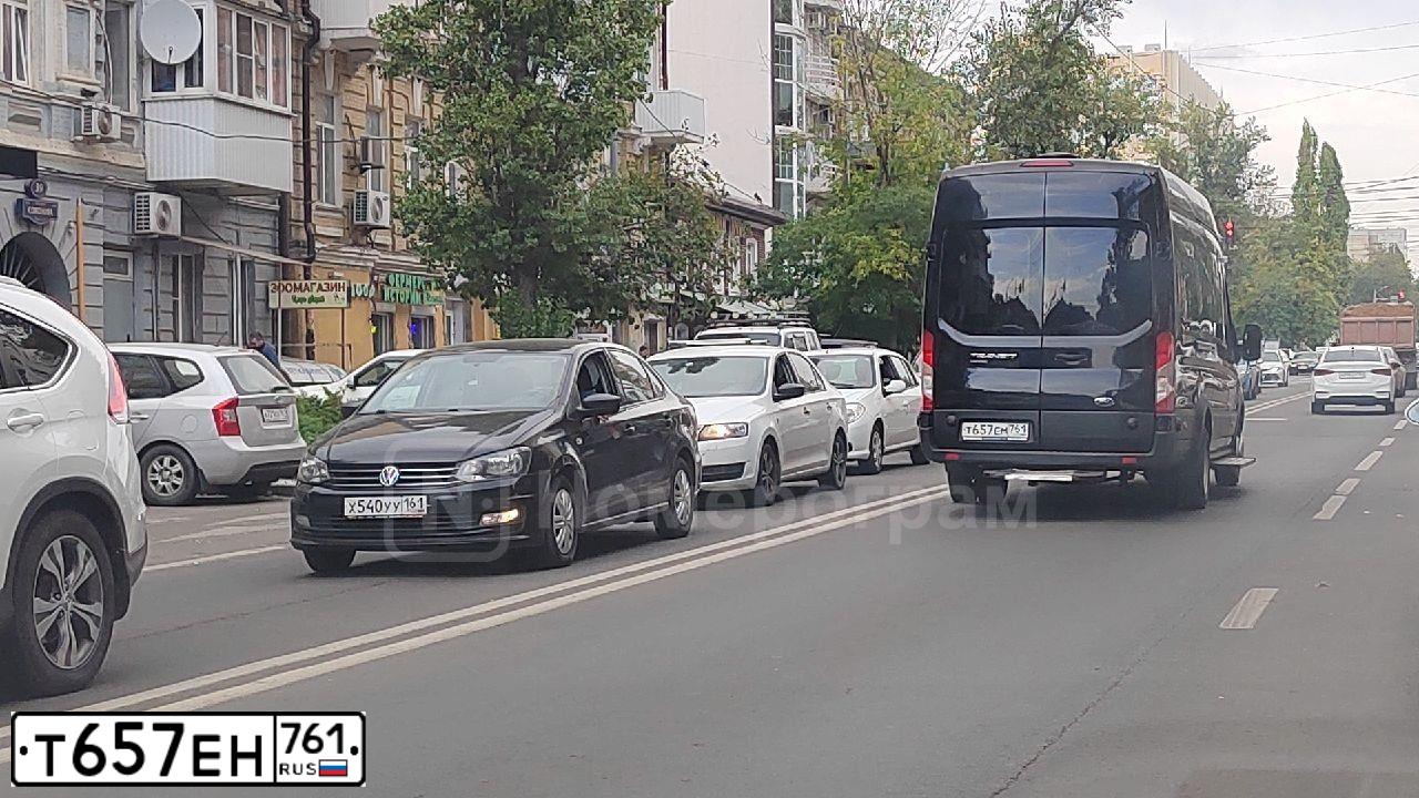 Фото автомобиля ROVER 75, 2000 — госномер Т657ЕН761. Цвет: ТЕМНО ЗЕЛЕНЫЙ
