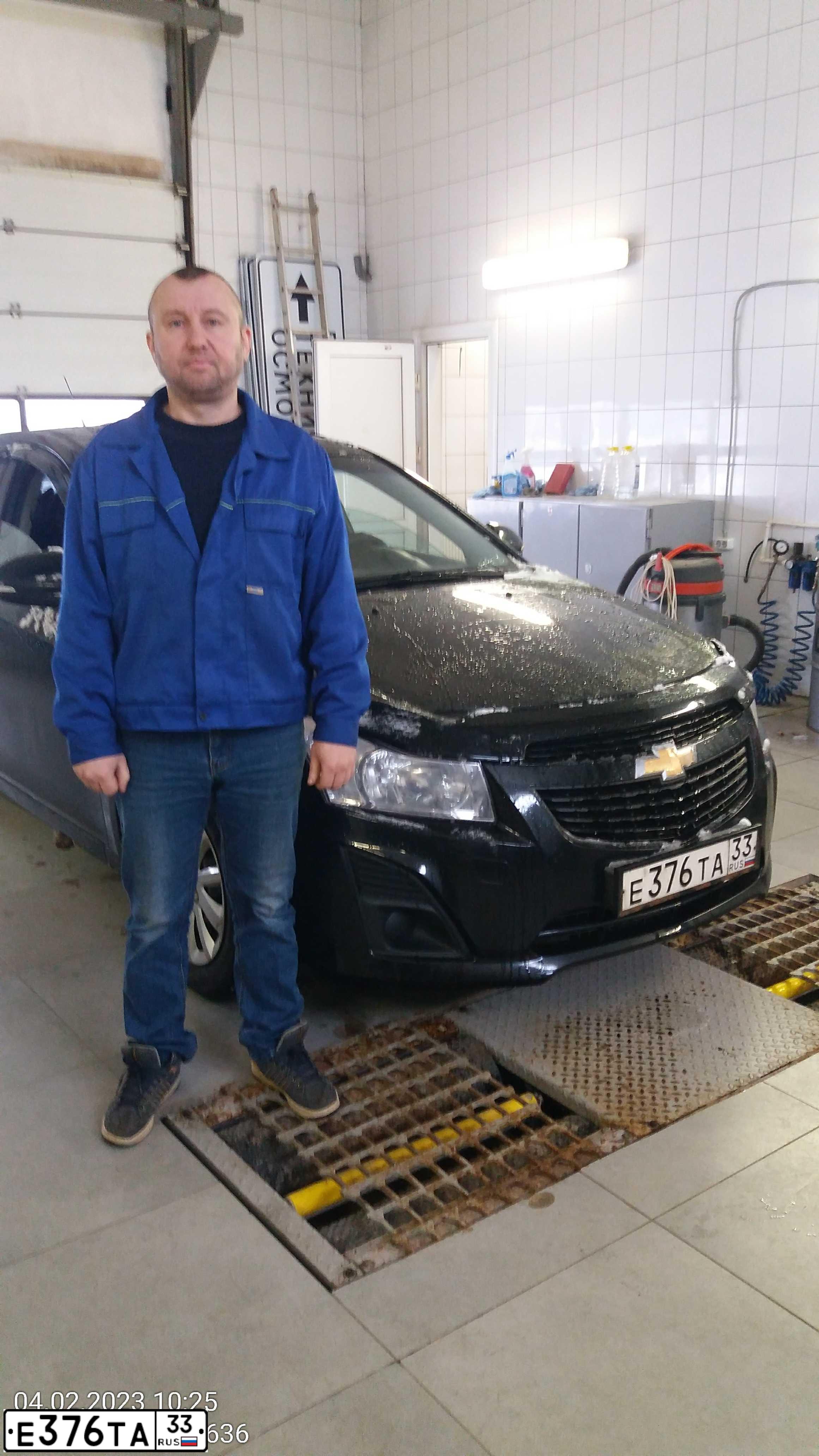 Фото автомобиля CHEVROLET CRUZE, 2015 — госномер Е376ТА33. Цвет: ЧЕРНЫЙ МЕТАЛЛИК