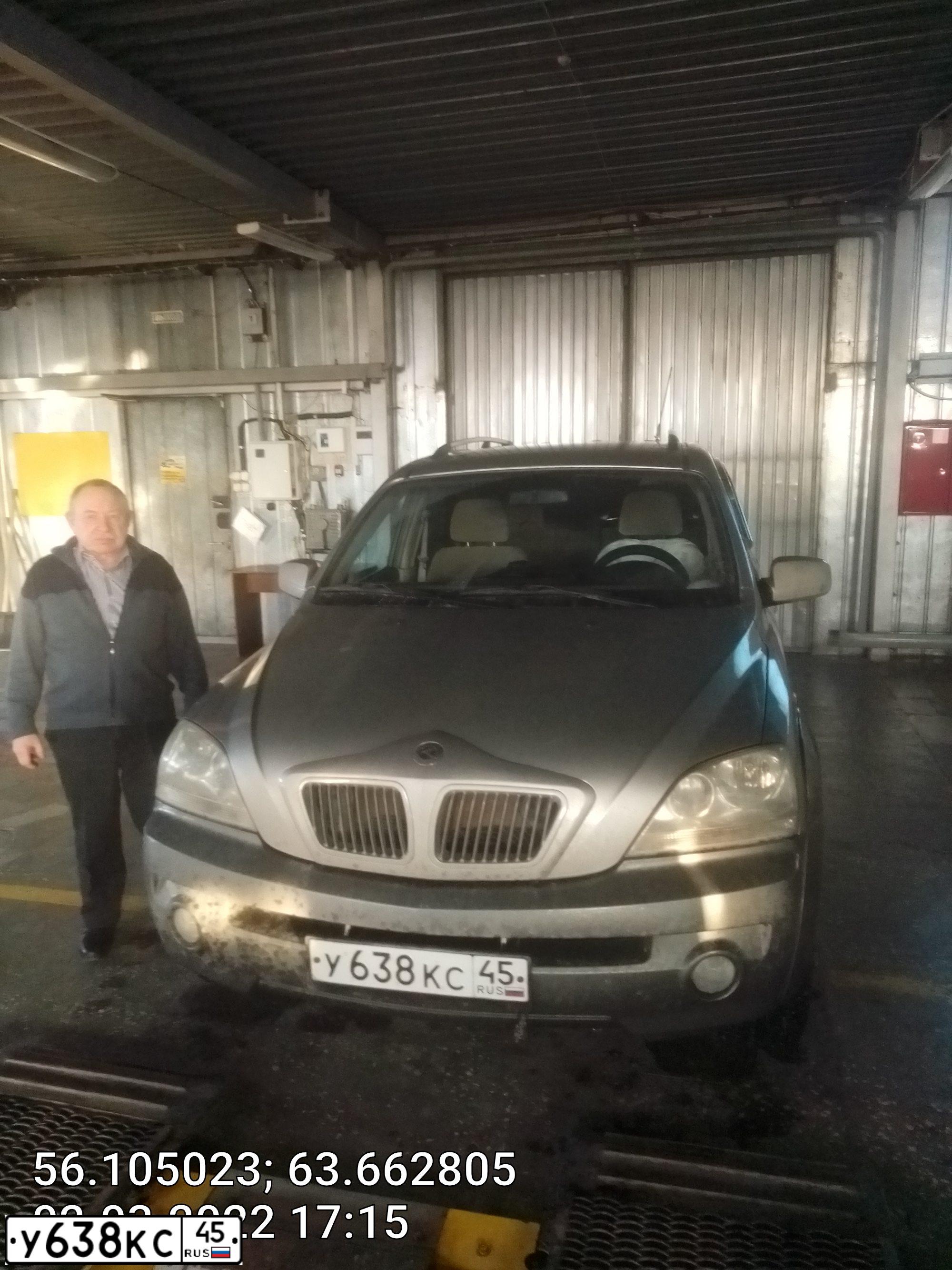 Фото автомобиля KIA SORENTO, 2002 — госномер С765КК196. Цвет: СЕРЫЙ
