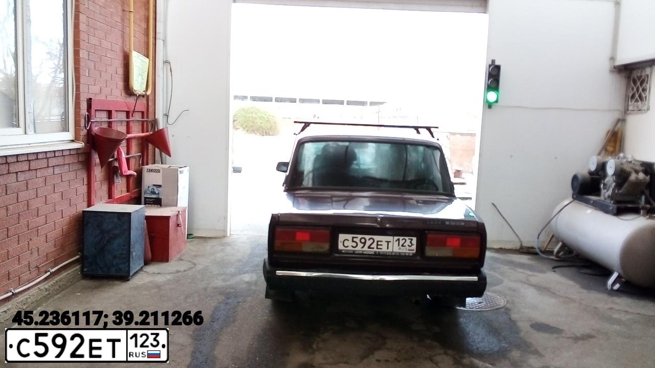 Фото автомобиля LADA 2107, 2007 — госномер С592ЕТ123. Цвет: ТЕМНО-ВИШНЕВЫЙ