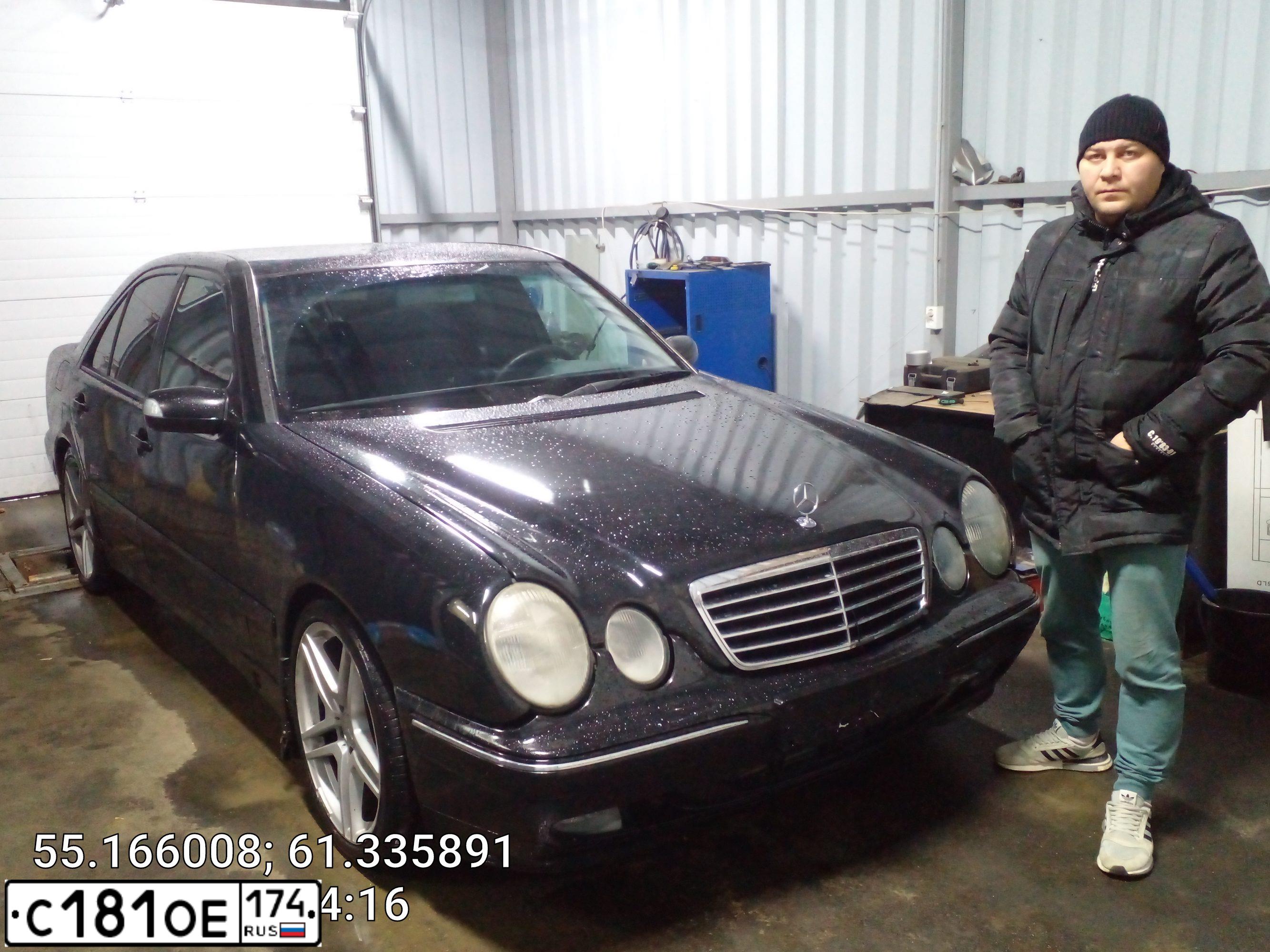 Фото автомобиля MERCEDES E-KLASSE, 2000 — госномер С181ОЕ174. Цвет: ЧЕРНЫЙ