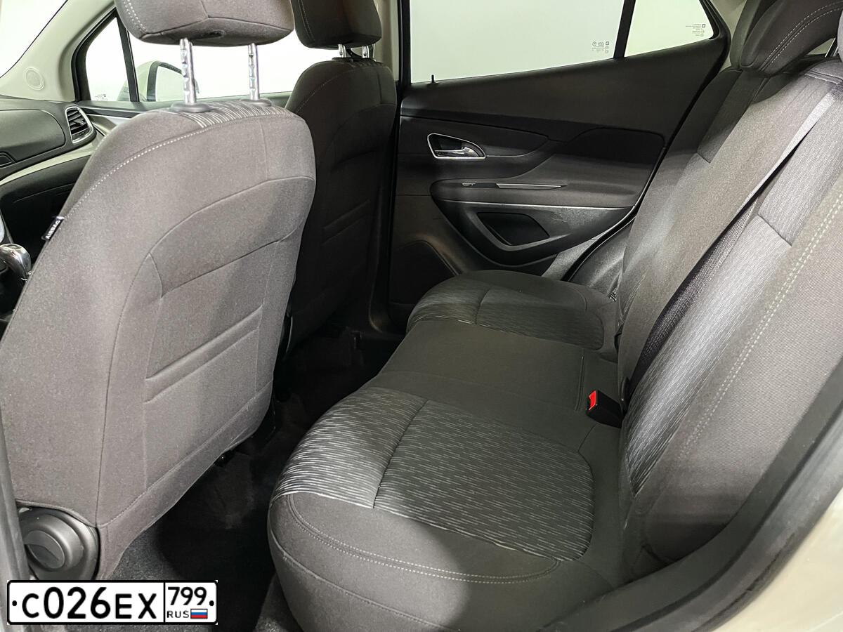 Фото автомобиля OPEL MOKKA, 2013 — госномер А544КК550. Цвет: Белый