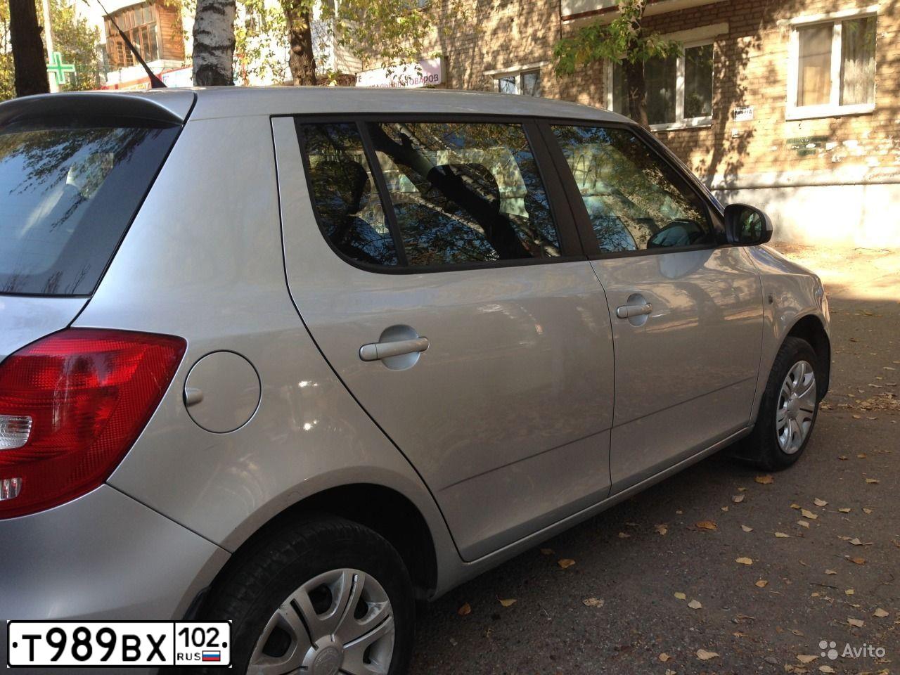 Фото автомобиля SKODA FABIA, 2011 — госномер С832ТХ102. Цвет: Серебристый