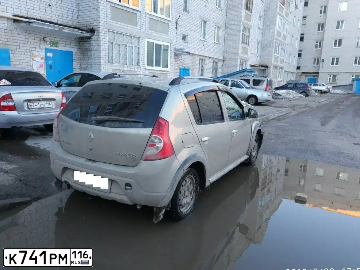 Фото автомобиля LADA KALINA, 2008 — госномер Т818УТ18. Цвет: Серебристый