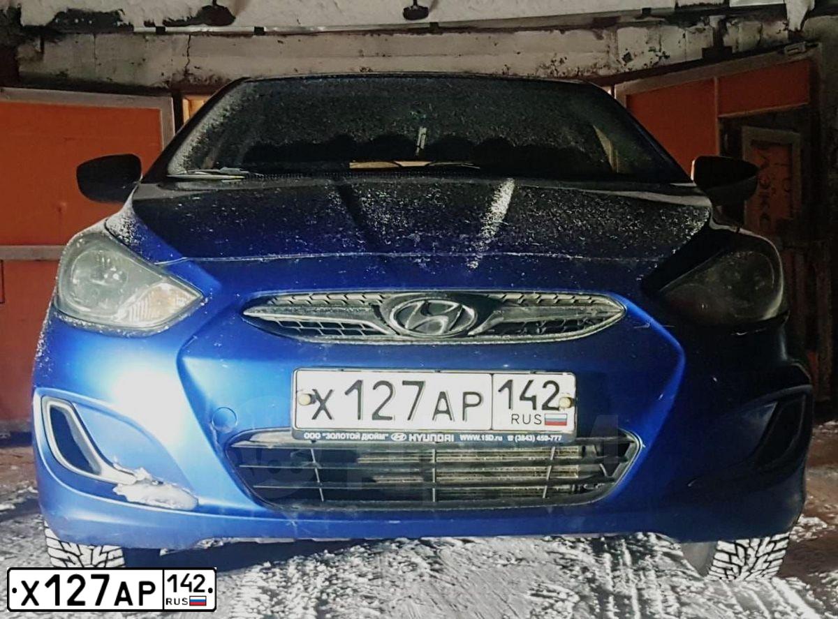 Фото автомобиля HYUNDAI SOLARIS, 2012 — госномер Х127АР142. Цвет: Темно-синий