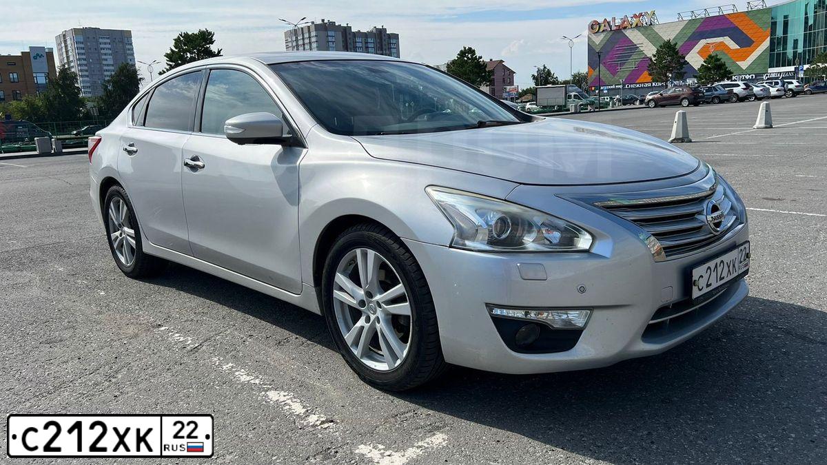 Фото автомобиля NISSAN TEANA, 2014 — госномер С212ХК22. Цвет: серебристый