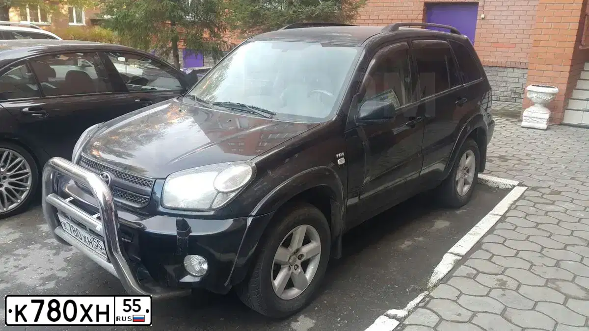 Фото автомобиля TOYOTA RAV4, 2004 — госномер К780ХН55. Цвет: ЧЕРНЫЙ
