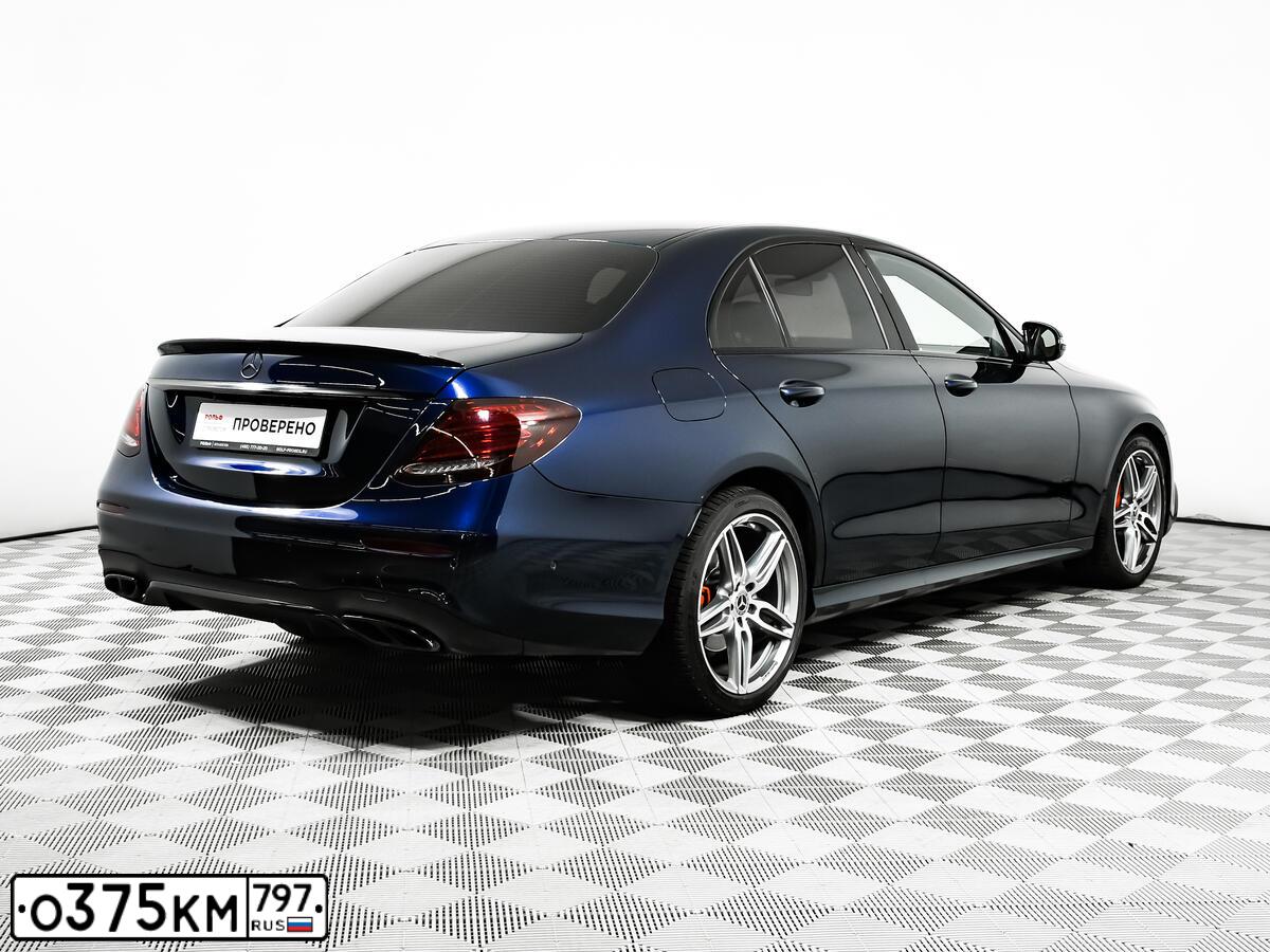 Фото автомобиля MERCEDES E-KLASSE, 2020 — госномер С888АМ198. Цвет: синий