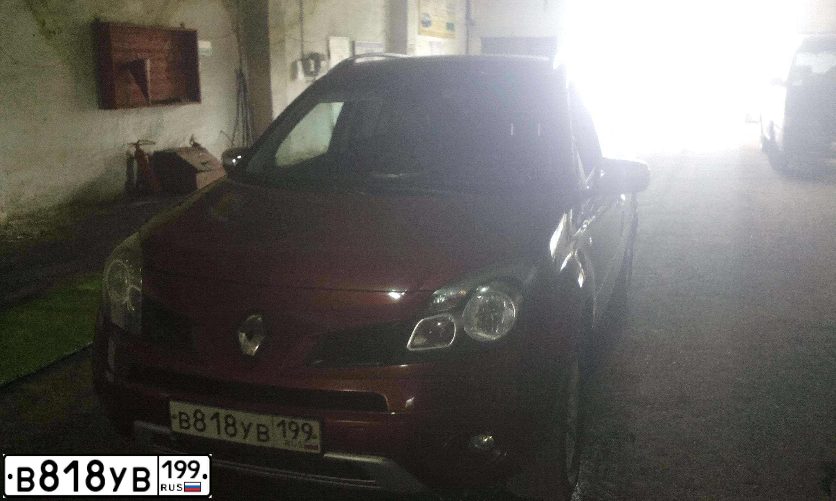 Фото автомобиля RENAULT KOLEOS, 2008 — госномер Х144СМ124. Цвет: Красный