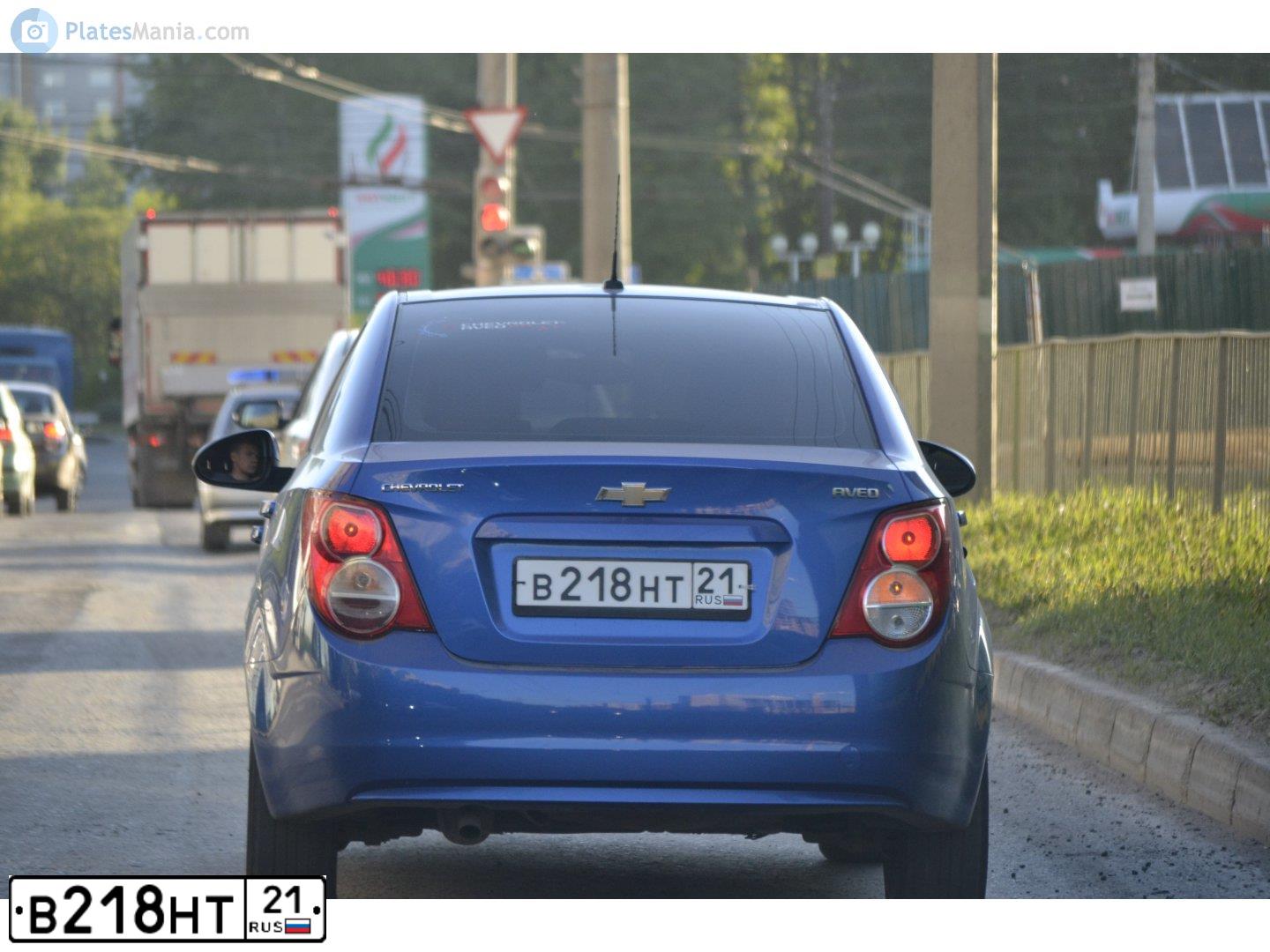 Фото автомобиля CHEVROLET AVEO, 2012 — госномер В218НТ21. Цвет: синий