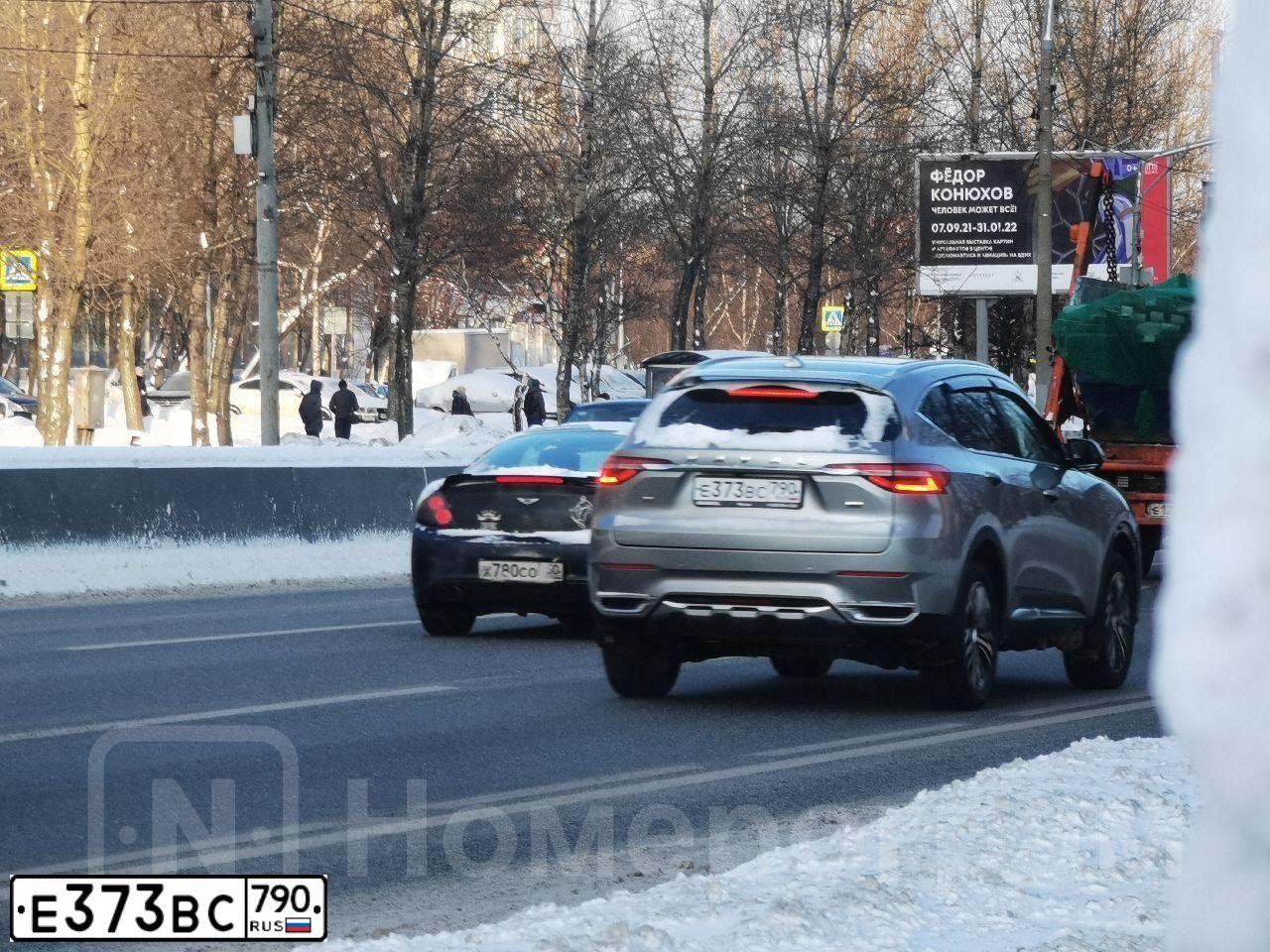 Фото автомобиля HAVAL F7, 2020 — госномер Е373ВС790. Цвет: СЕРЫЙ