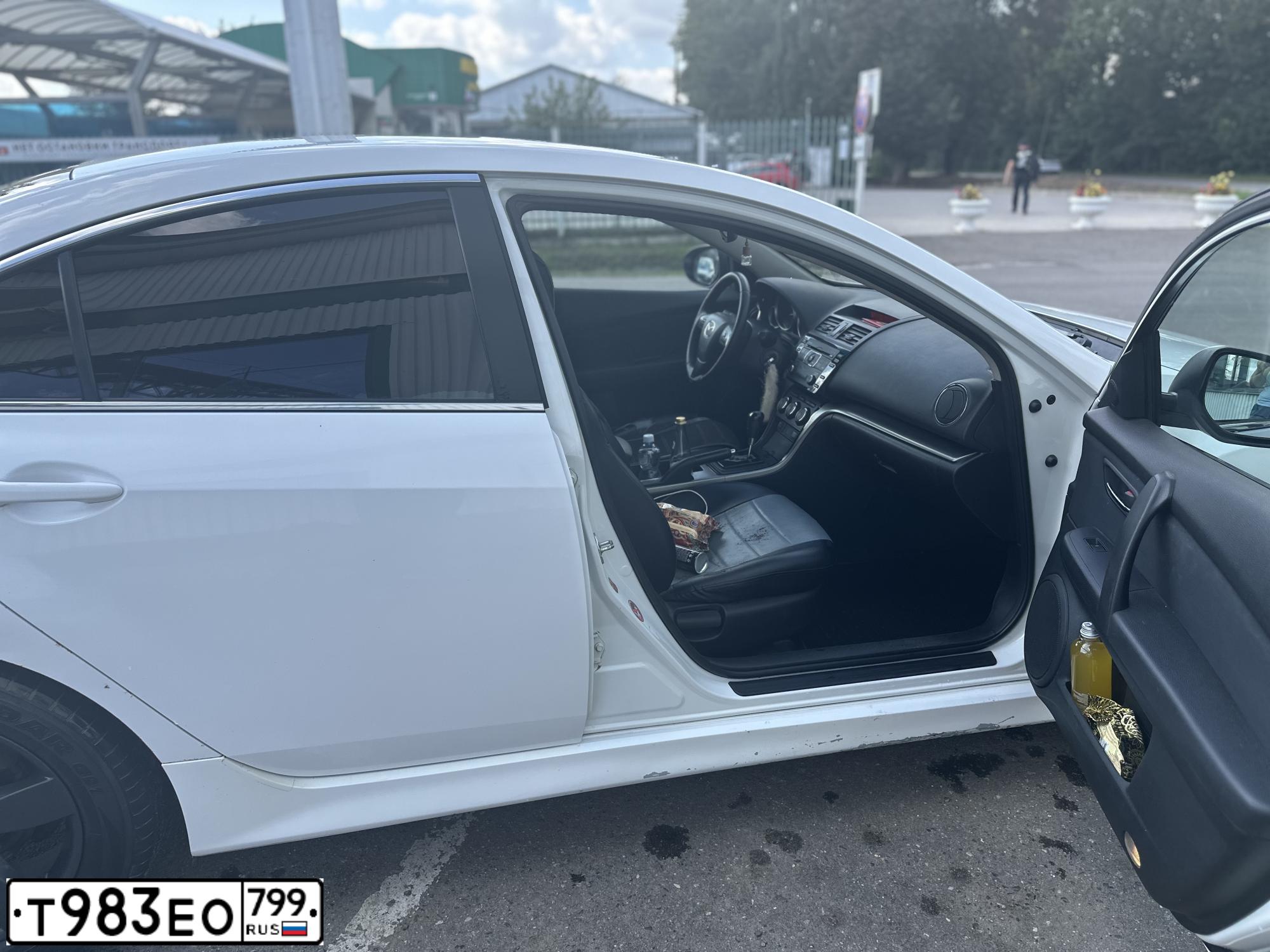 Фото автомобиля MAZDA 6, 2010 — госномер Т983ЕО799. Цвет: Белый