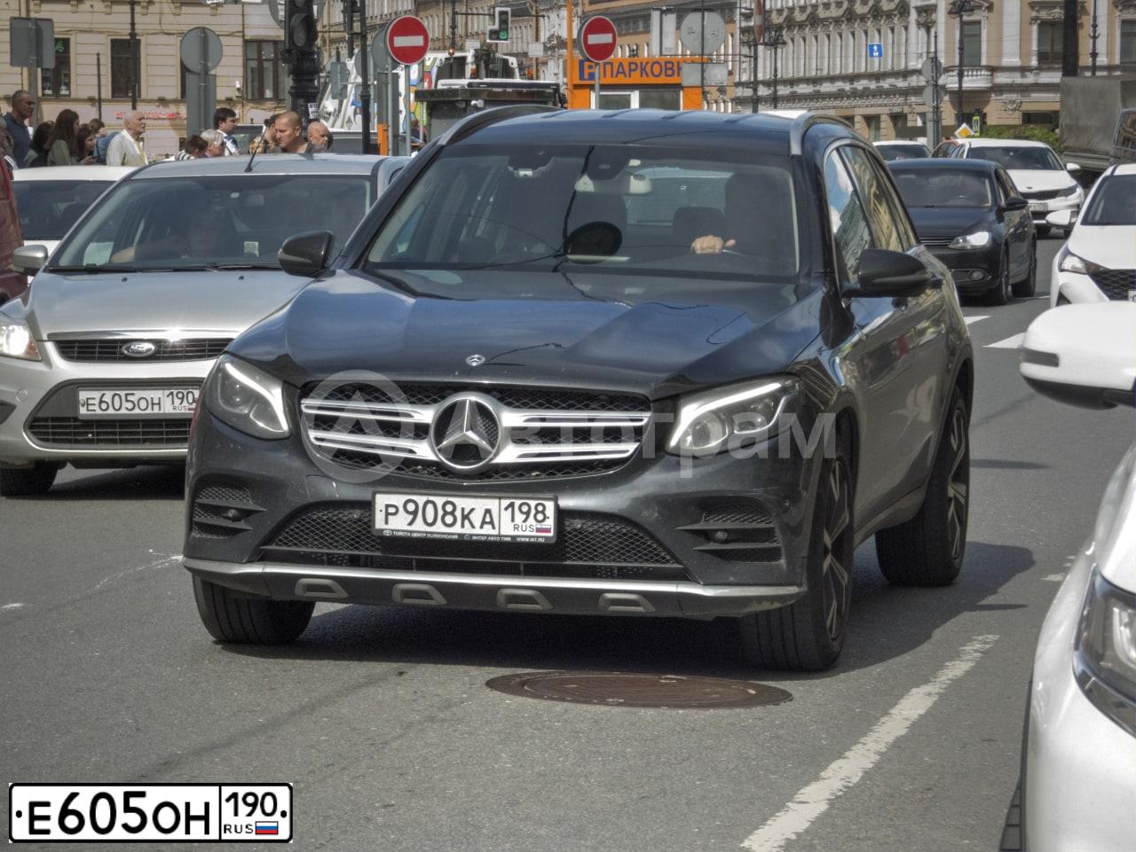 Фото автомобиля FORD FOCUS, 2011 — госномер Е605ОН190. Цвет: СЕРЕБРИСТЫЙ