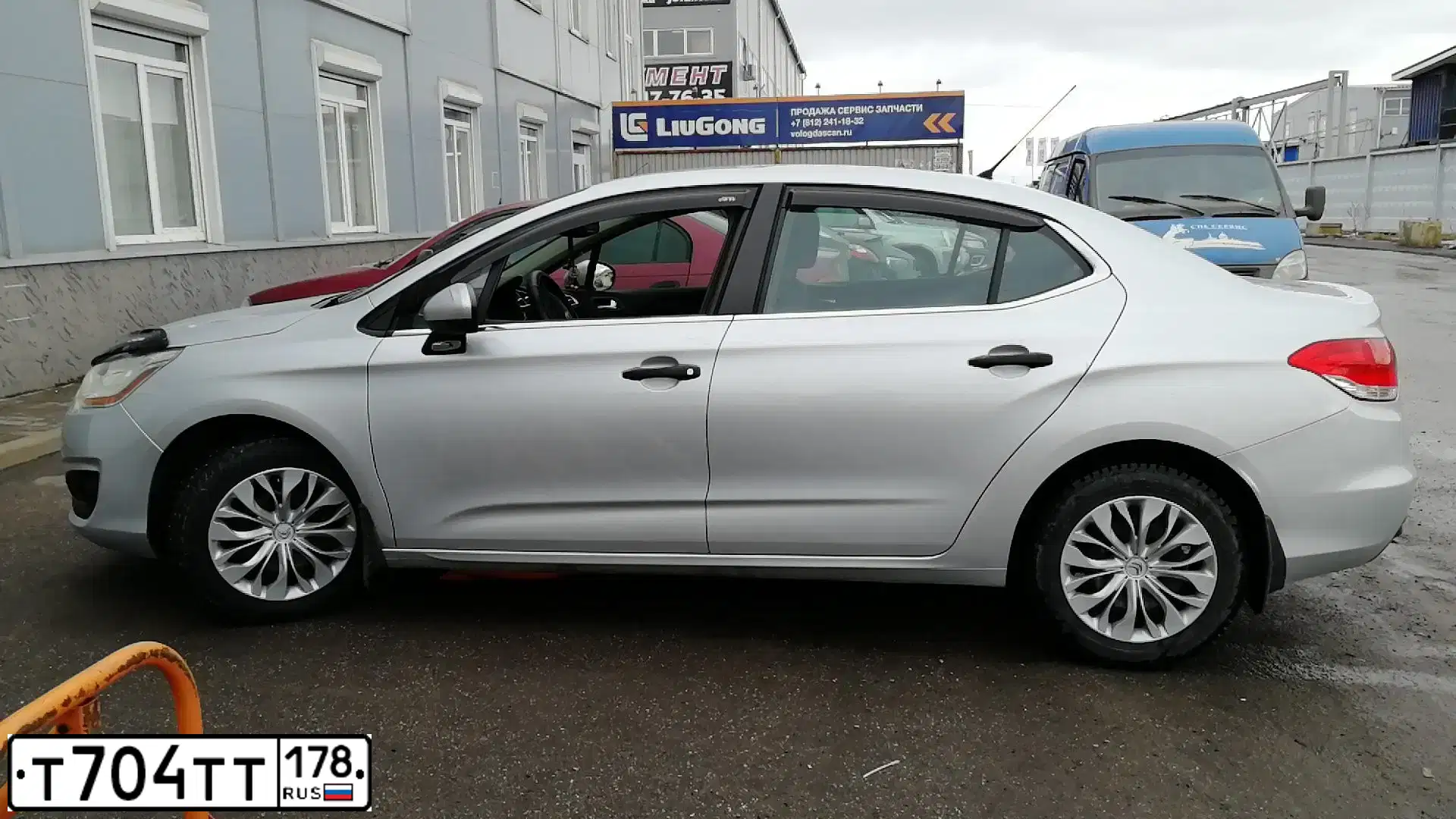Фото автомобиля CITROEN C4, 2015 — госномер Т704ТТ178. Цвет: СЕРЕБРИСТЫЙ