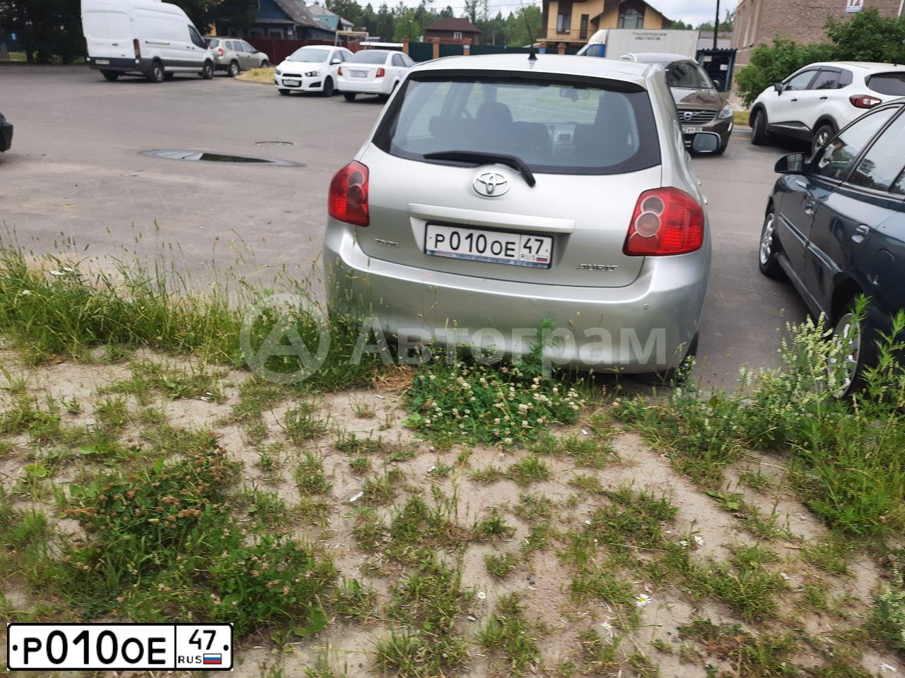 Фото автомобиля TOYOTA AURIS, 2008 — госномер М801УК33. Цвет: Серебристый