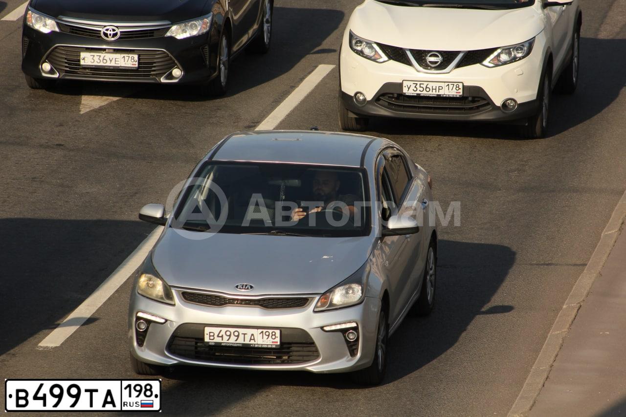 Фото автомобиля KIA RIO, 2019 — госномер В499ТА198. Цвет: СЕРЕБРИСТЫЙ