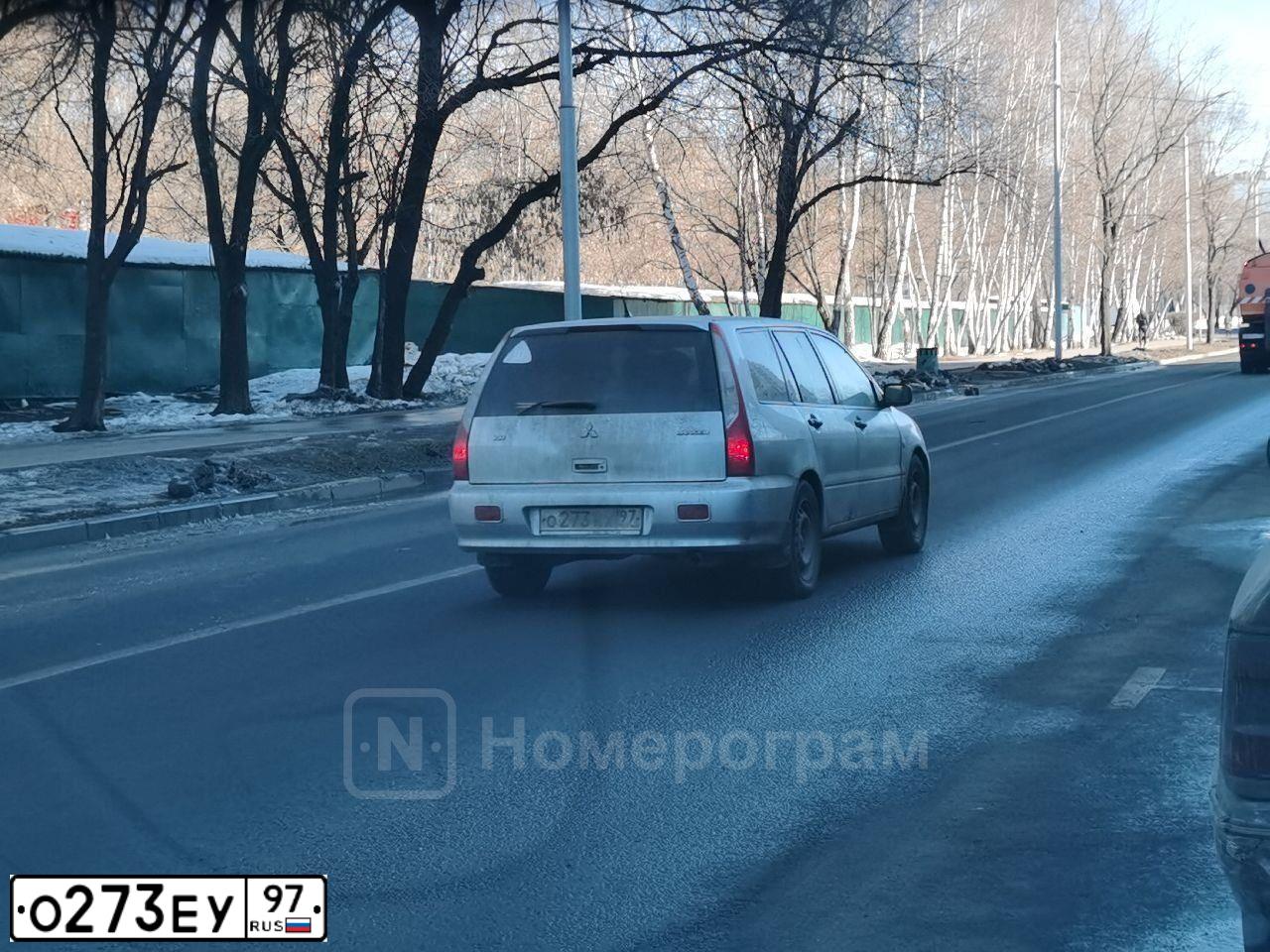 Фото автомобиля BMW W SERIE 5, 1998 — госномер О273ЕУ97. Цвет: ТЕМНО СИНИЙ