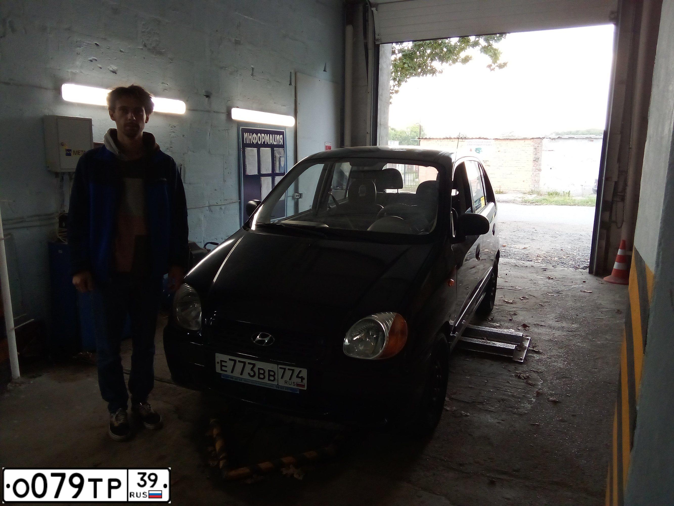 Фото автомобиля HYUNDAI ATOS, 2002 — госномер Е773ВВ774. Цвет: ЧЕРНЫЙ