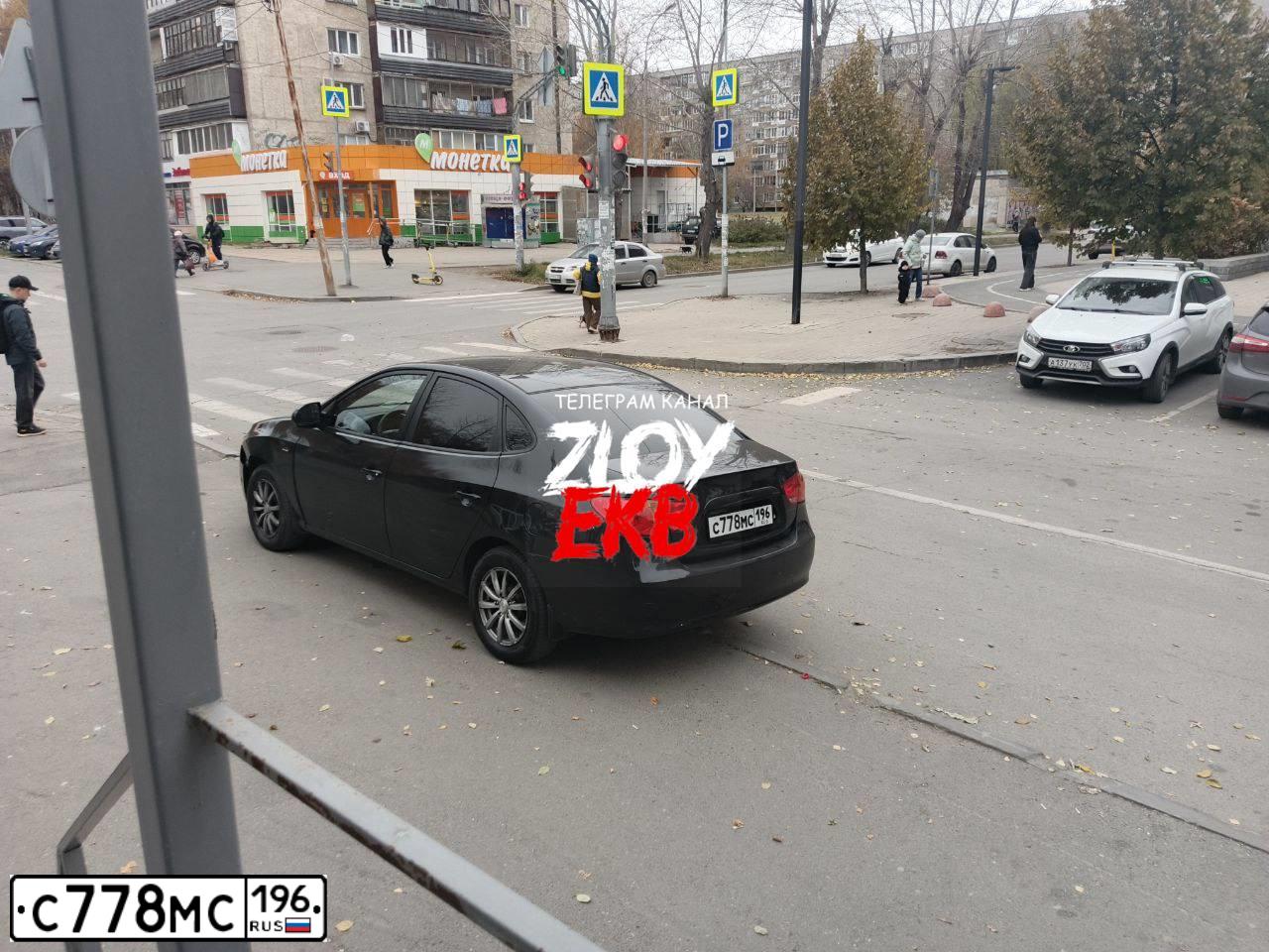 Фото автомобиля HYUNDAI ELANTRA, 2008 — госномер С778МС196. Цвет: ЧЕРНЫЙ