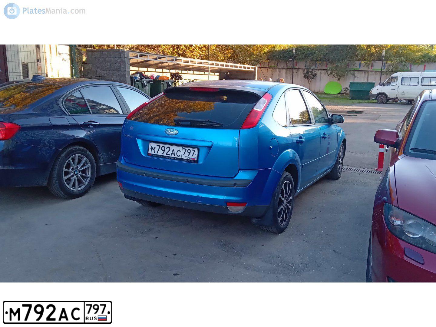 Фото автомобиля FORD FOCUS, 2006 — госномер К472ОТ790. Цвет: голубой